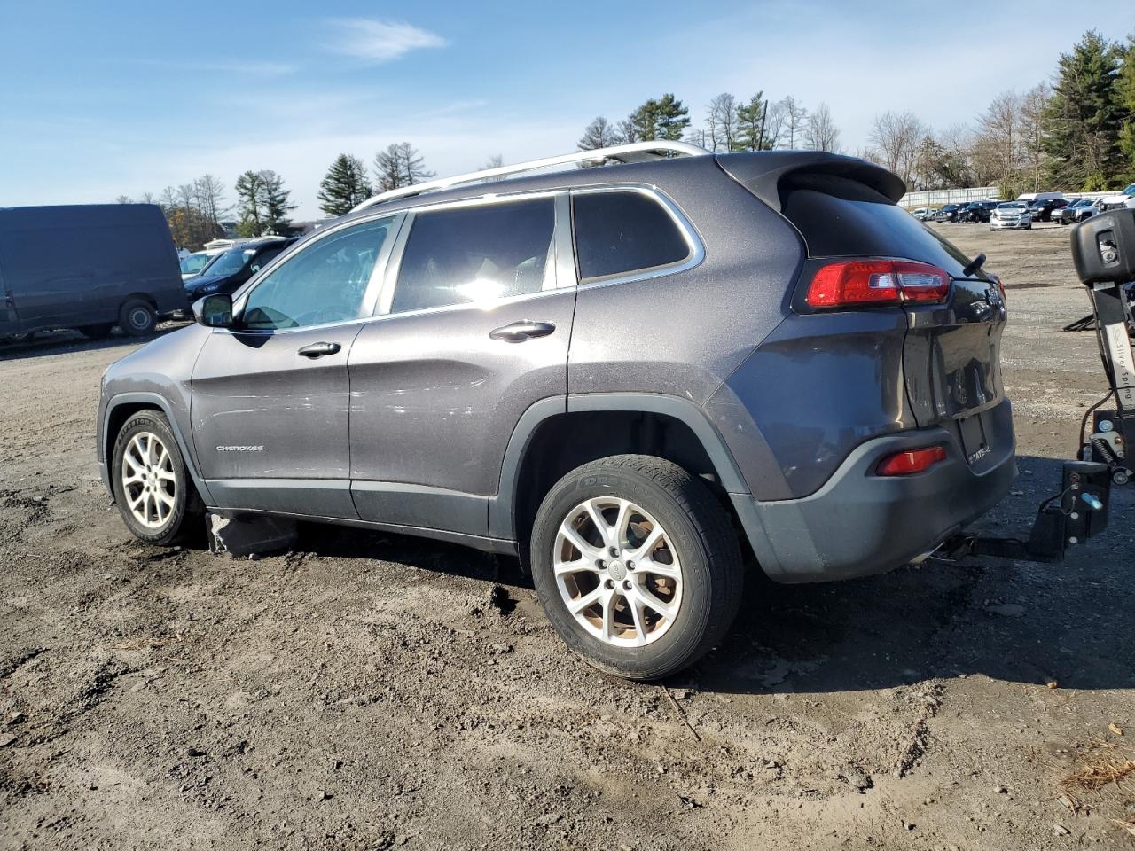 2018 Jeep Cherokee Latitude Plus   Gray vin: 1C4PJLLB1JD512001