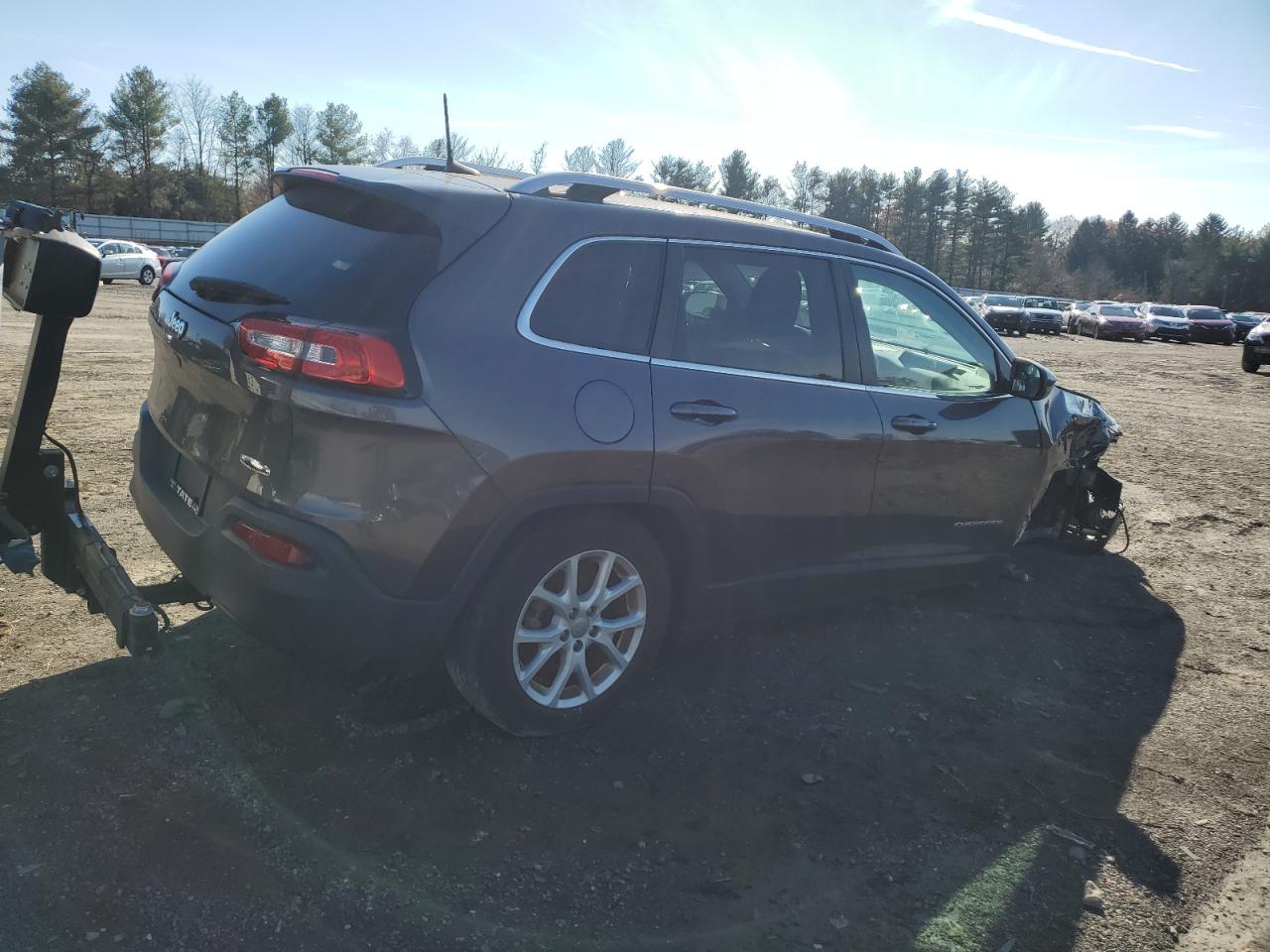 2018 Jeep Cherokee Latitude Plus   Gray vin: 1C4PJLLB1JD512001
