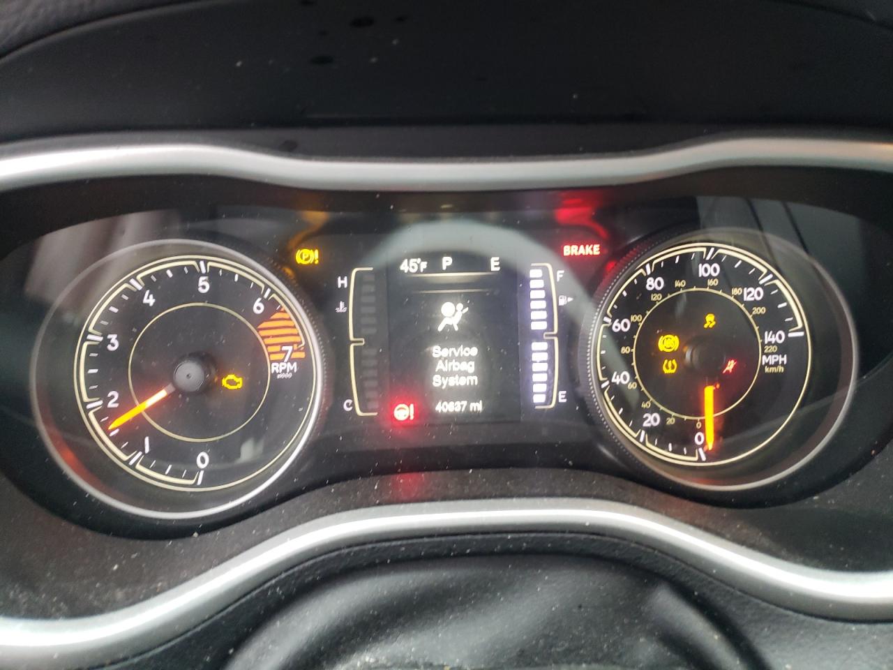 2018 Jeep Cherokee Latitude Plus   Gray vin: 1C4PJLLB1JD512001