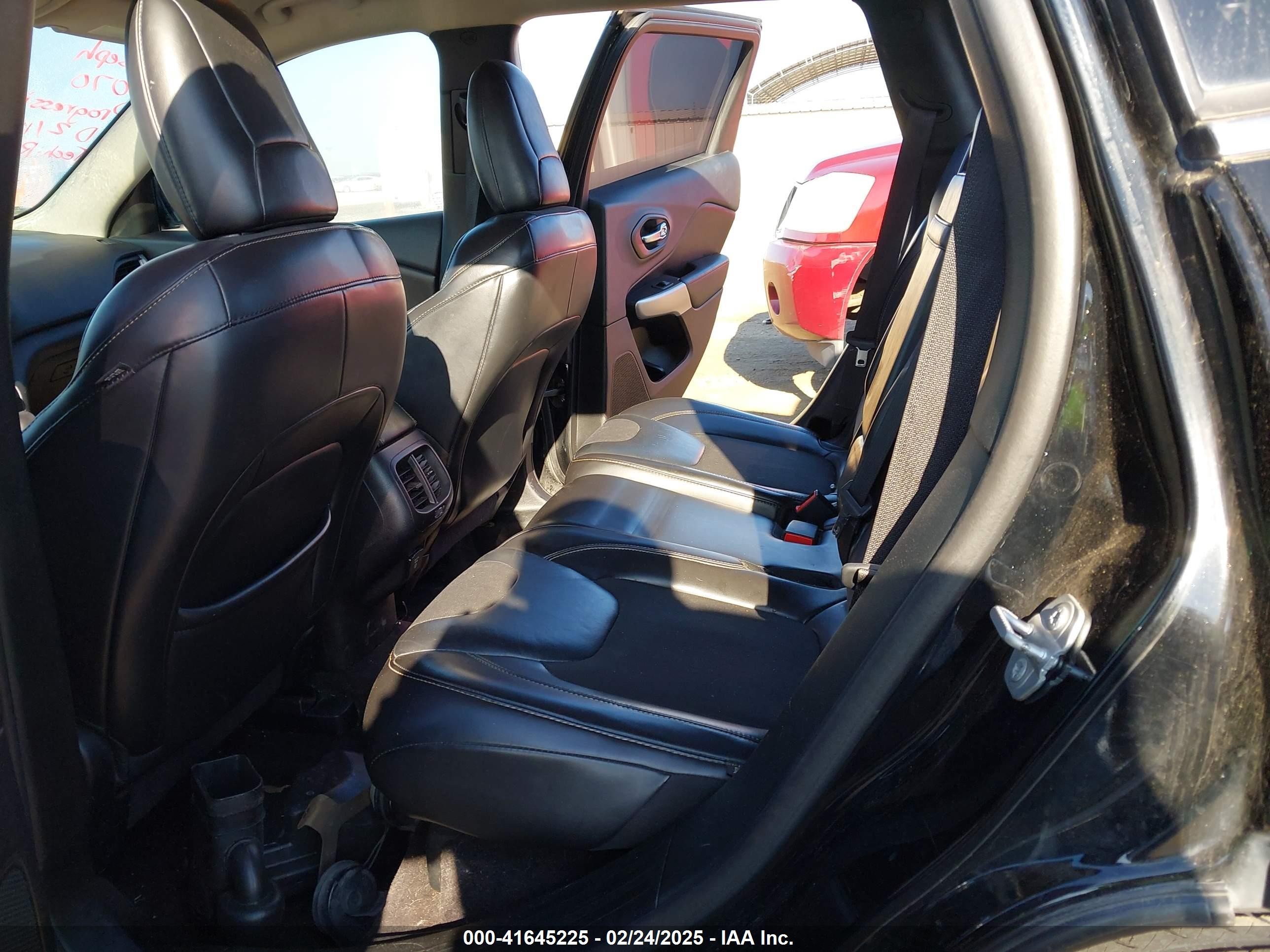 2018 Jeep Cherokee Latitude Plus Fwd Черный vin: 1C4PJLLB1JD513441