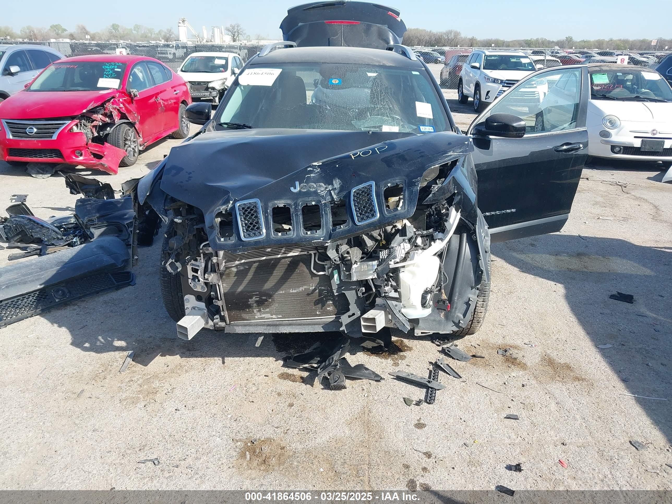2021 Jeep Cherokee Latitude Plus Fwd Black vin: 1C4PJLLB1MD125792