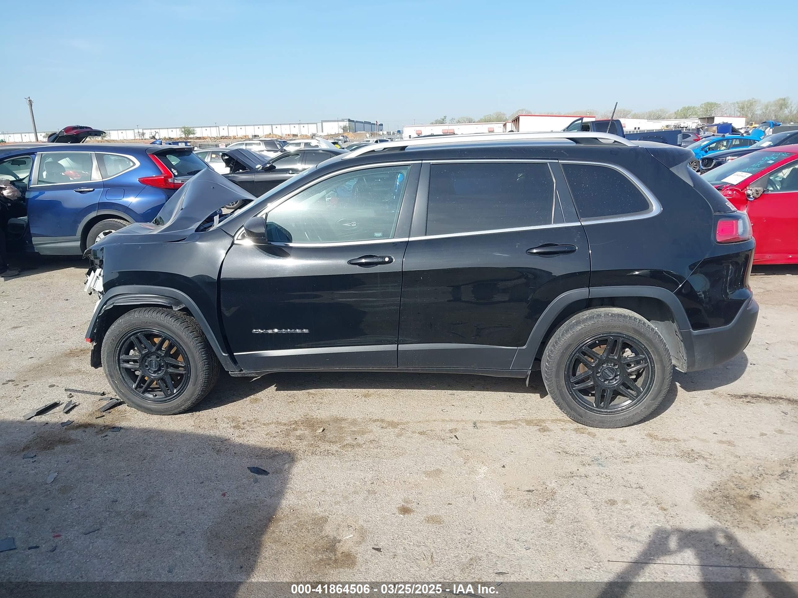2021 Jeep Cherokee Latitude Plus Fwd Black vin: 1C4PJLLB1MD125792