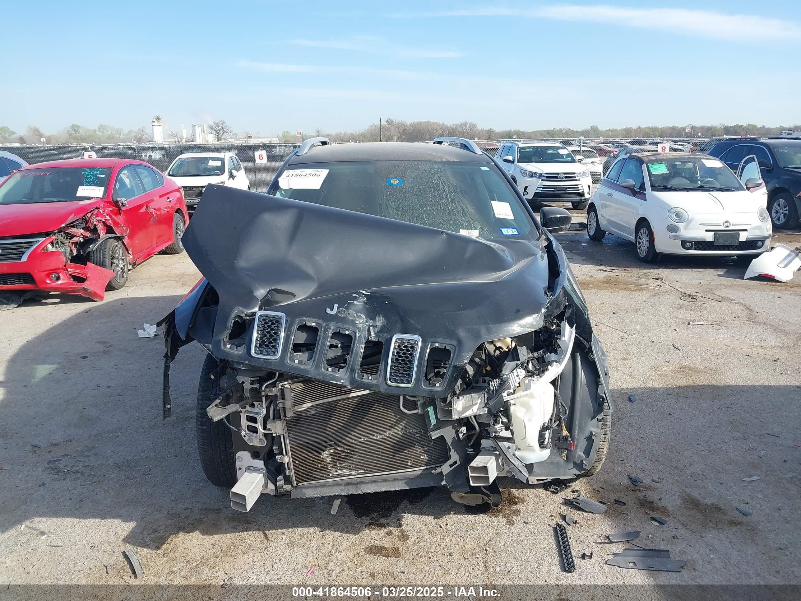 2021 Jeep Cherokee Latitude Plus Fwd Black vin: 1C4PJLLB1MD125792