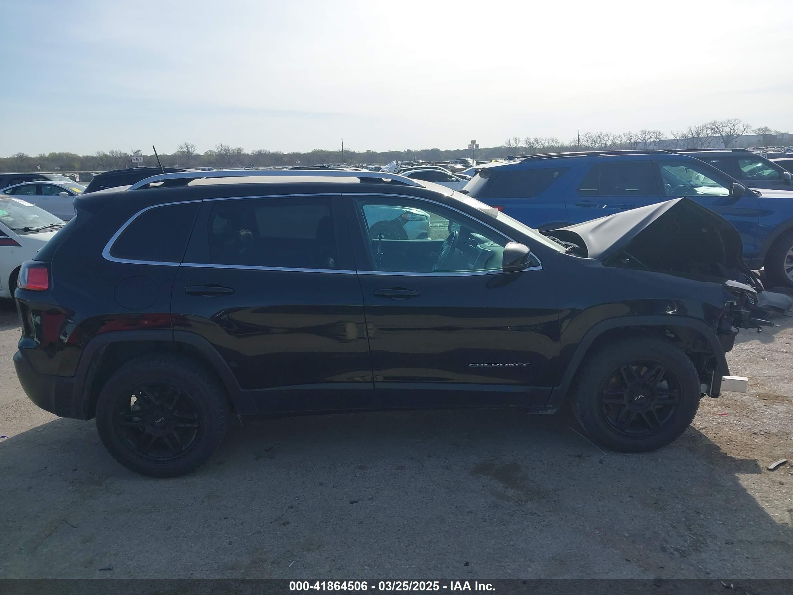 2021 Jeep Cherokee Latitude Plus Fwd Black vin: 1C4PJLLB1MD125792