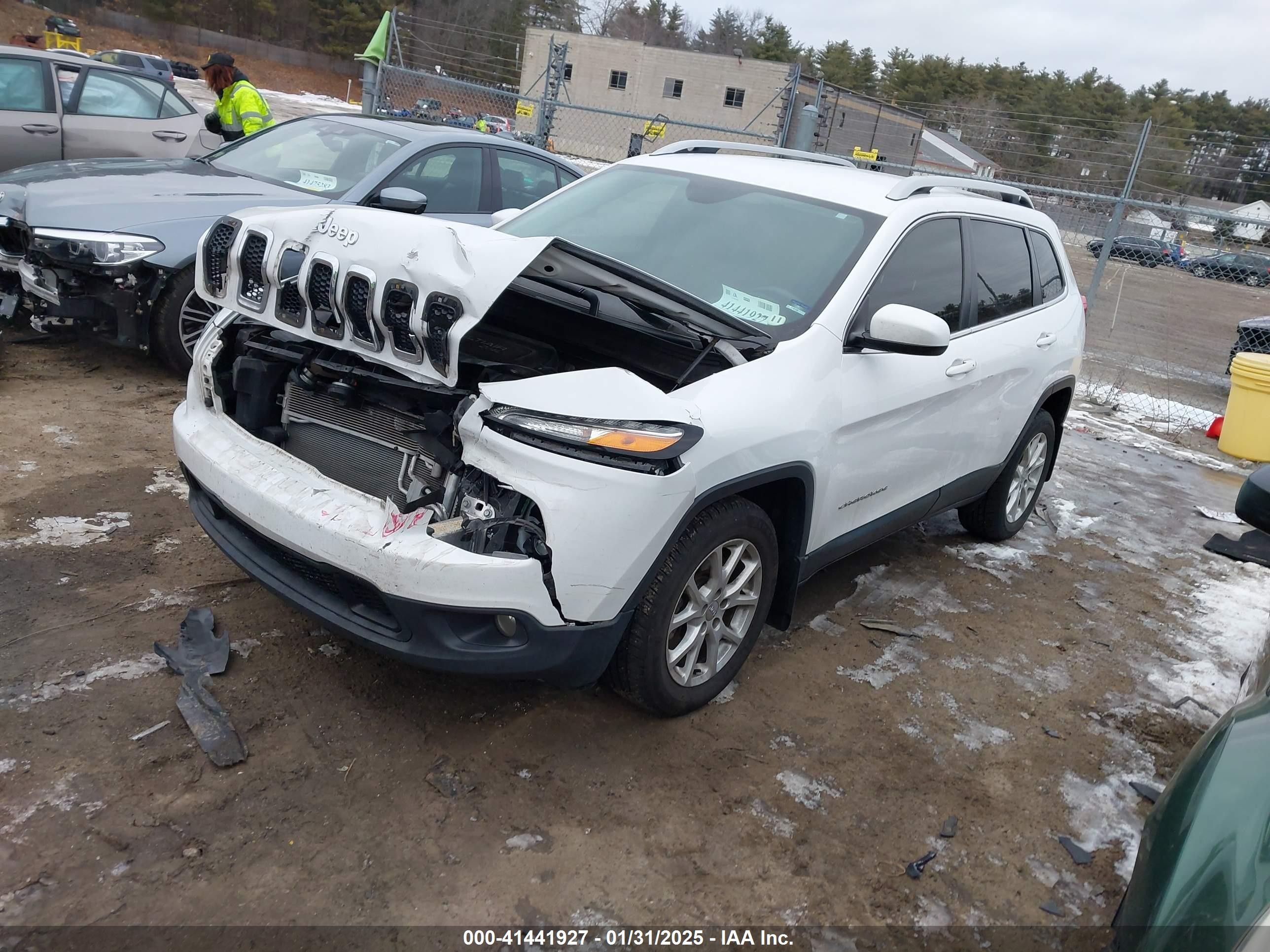 2018 Jeep Cherokee Latitude Plus Fwd White vin: 1C4PJLLB2JD518969