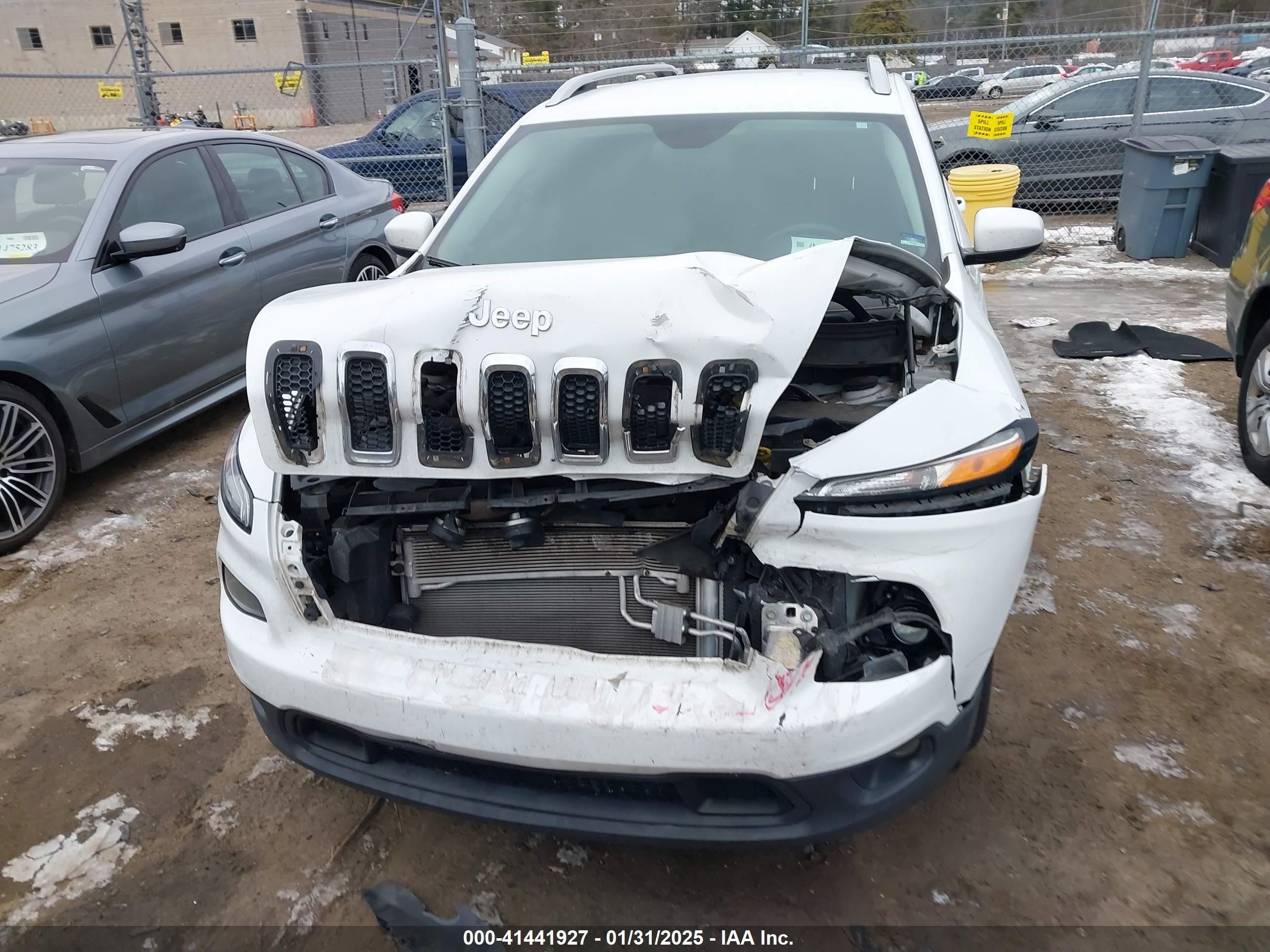2018 Jeep Cherokee Latitude Plus Fwd White vin: 1C4PJLLB2JD518969