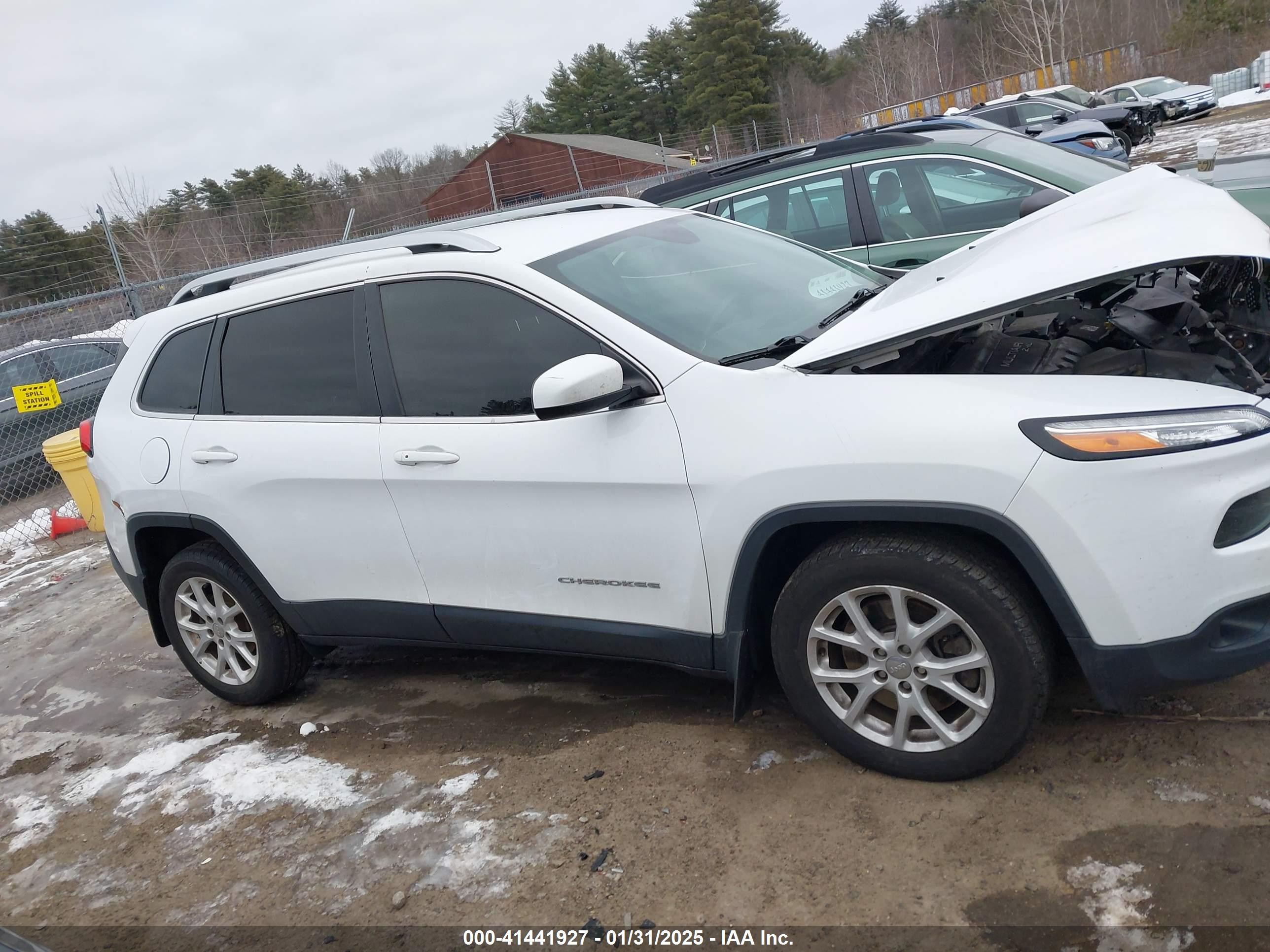 2018 Jeep Cherokee Latitude Plus Fwd White vin: 1C4PJLLB2JD518969