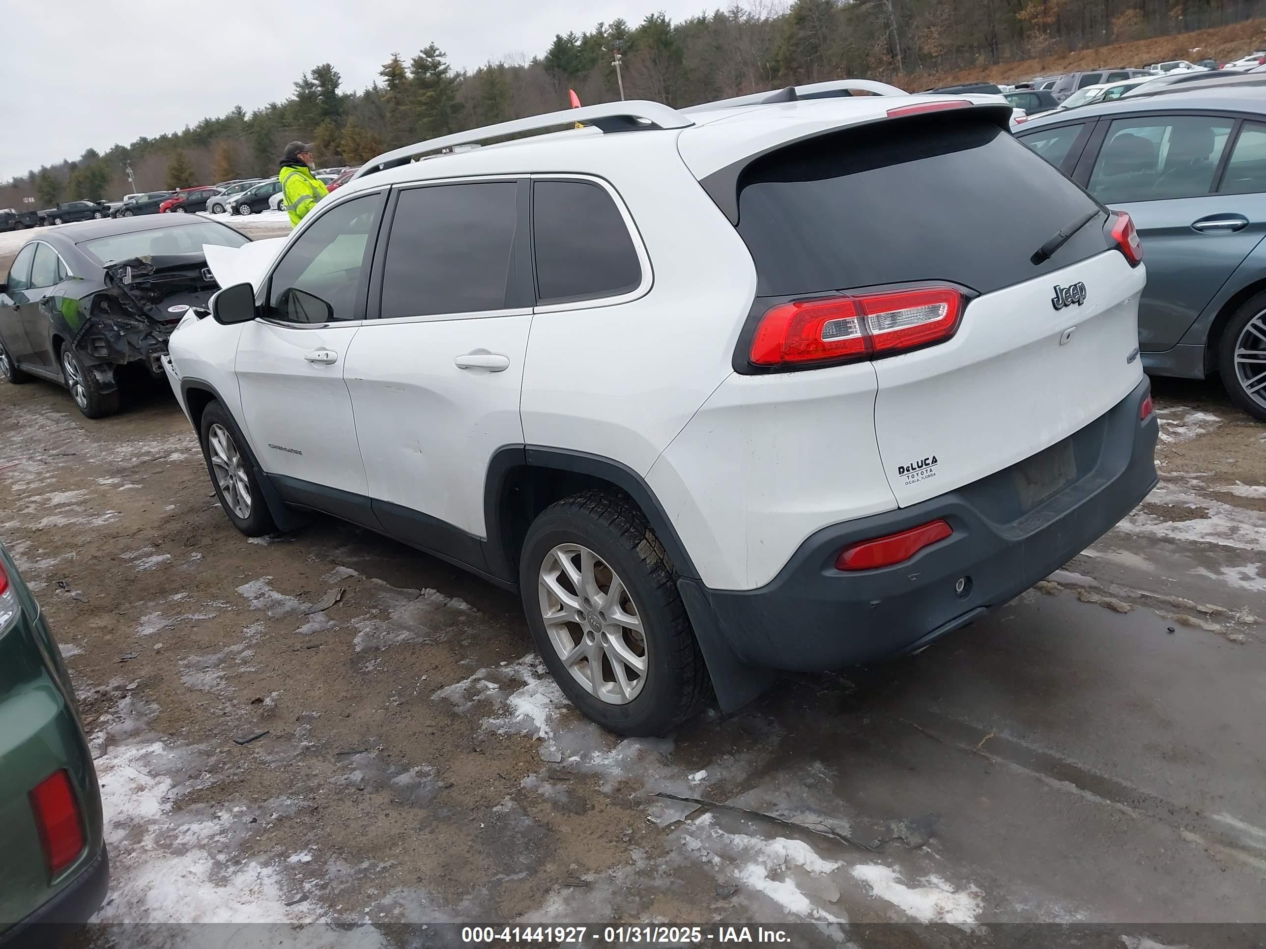 2018 Jeep Cherokee Latitude Plus Fwd White vin: 1C4PJLLB2JD518969