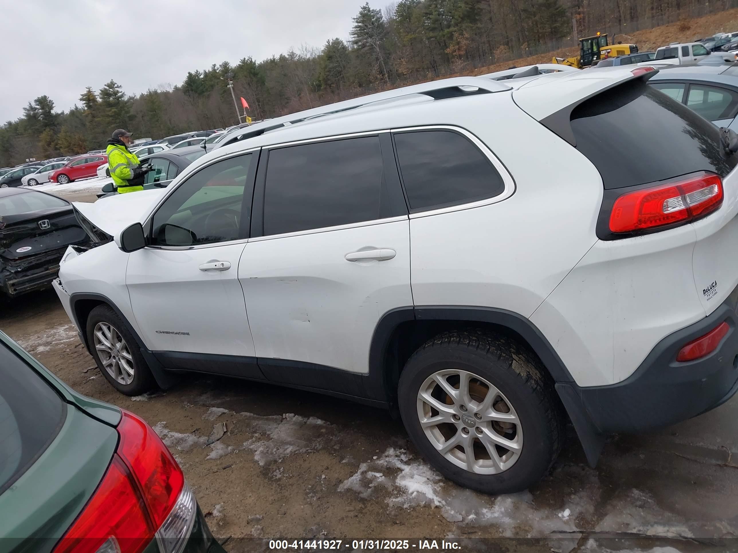2018 Jeep Cherokee Latitude Plus Fwd White vin: 1C4PJLLB2JD518969