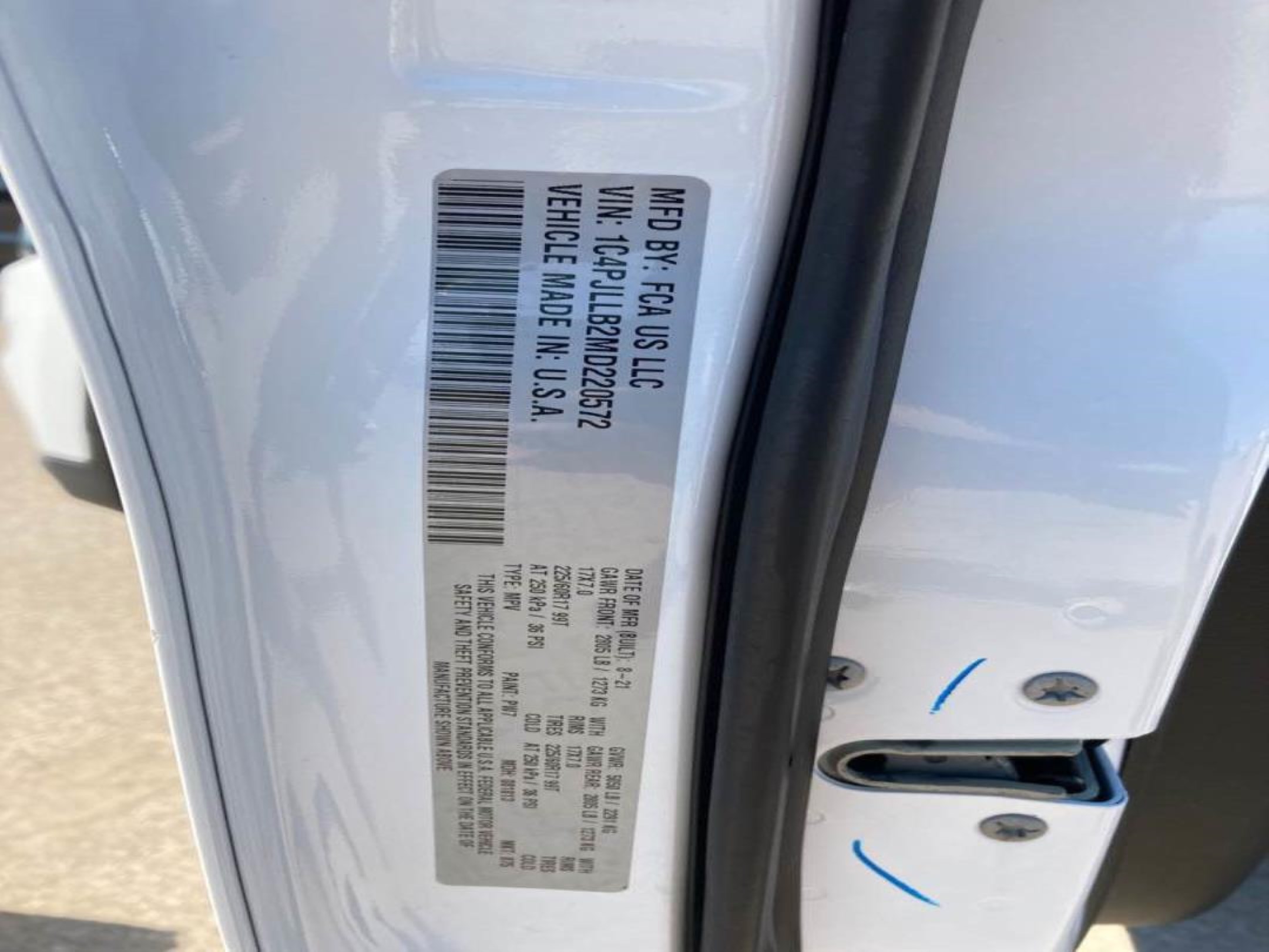 2021 Jeep Cherokee Latitude Plus vin: 1C4PJLLB2MD220572