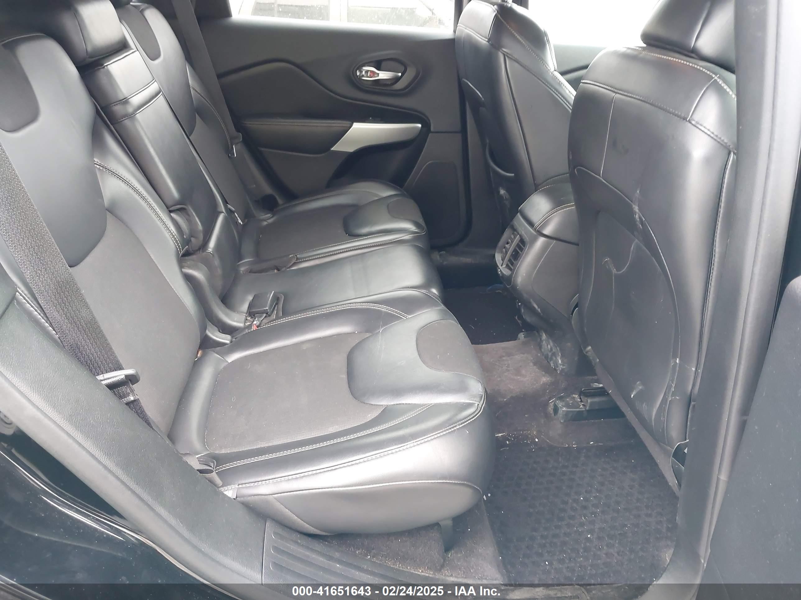 2018 Jeep Cherokee Latitude Plus Fwd Черный vin: 1C4PJLLB3JD553228