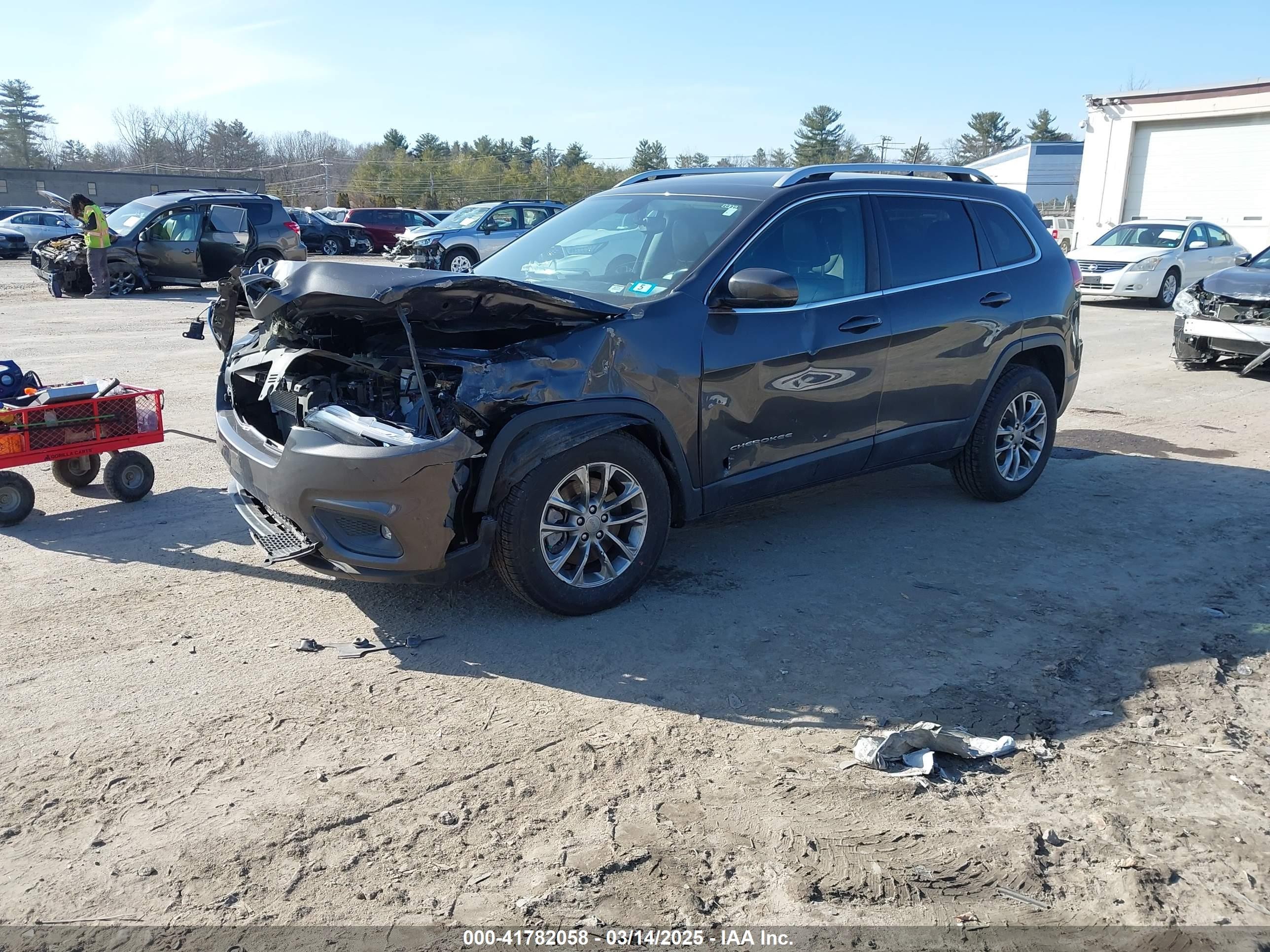 2019 Jeep Cherokee Latitude Plus Fwd Gray vin: 1C4PJLLB3KD406294