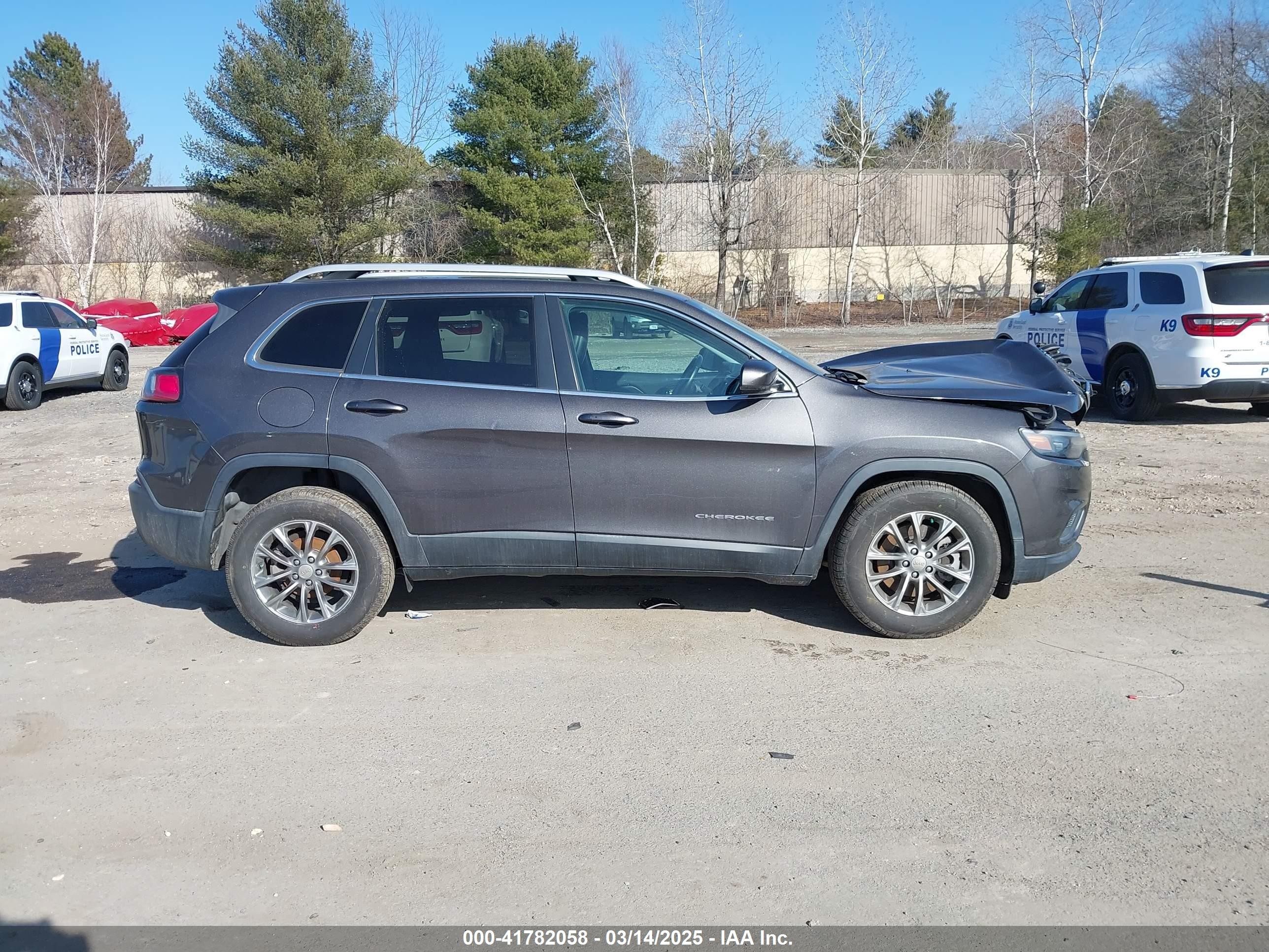 2019 Jeep Cherokee Latitude Plus Fwd Gray vin: 1C4PJLLB3KD406294