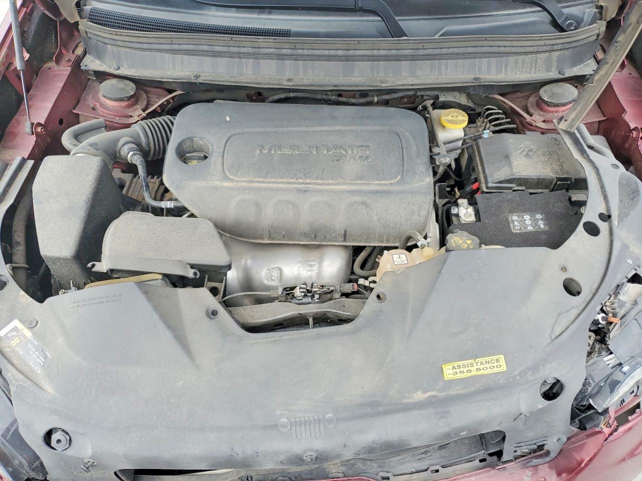 2020 Jeep Cherokee Latitude Plus Burgundy vin: 1C4PJLLB3LD620347