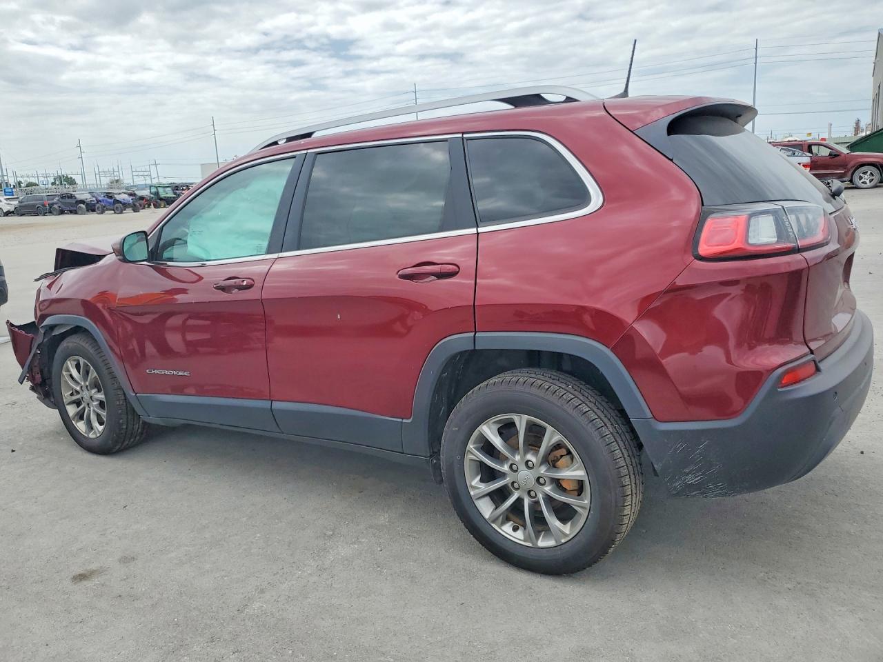 2020 Jeep Cherokee Latitude Plus Burgundy vin: 1C4PJLLB3LD620347