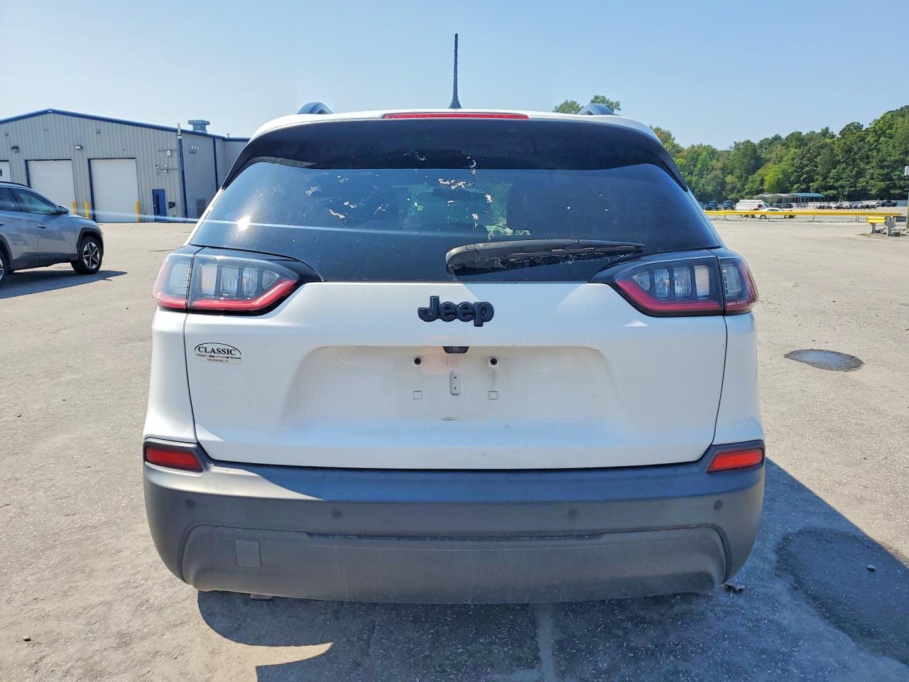 2019 Jeep Cherokee Latitude Plus White vin: 1C4PJLLB4KD474989