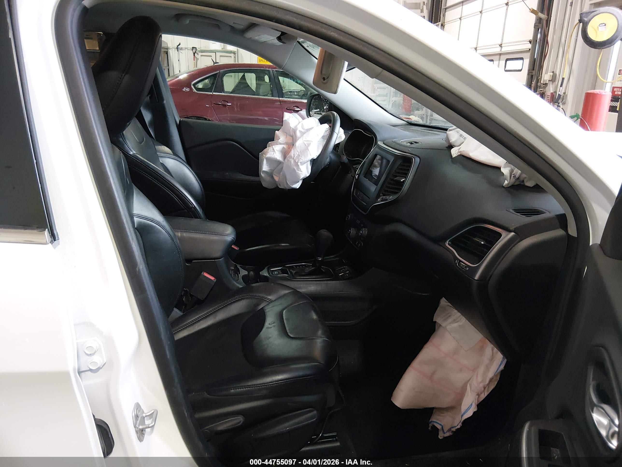 2020 Jeep Cherokee Latitude Plus Fwd White vin: 1C4PJLLB4LD503540