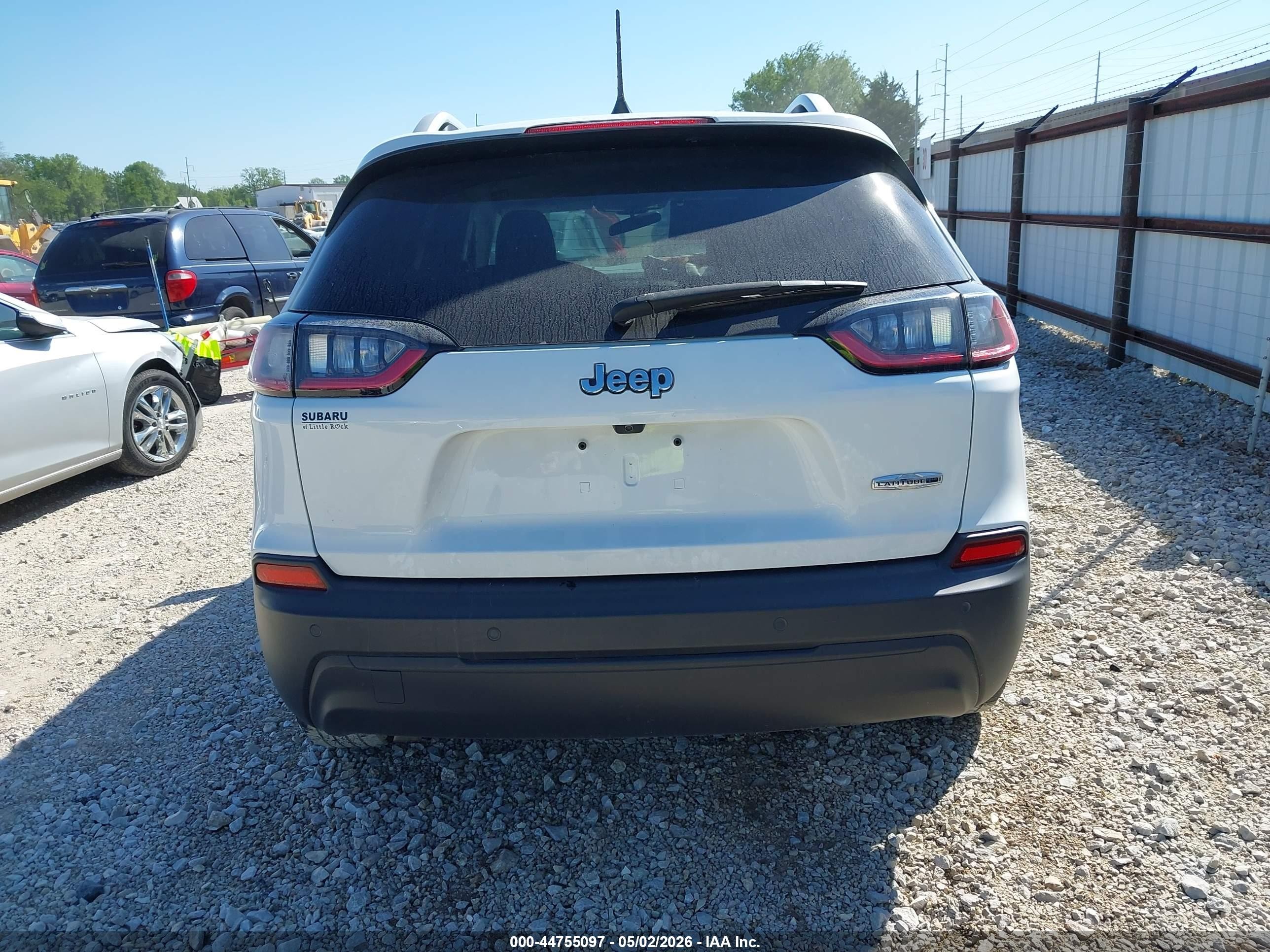 2020 Jeep Cherokee Latitude Plus Fwd White vin: 1C4PJLLB4LD503540