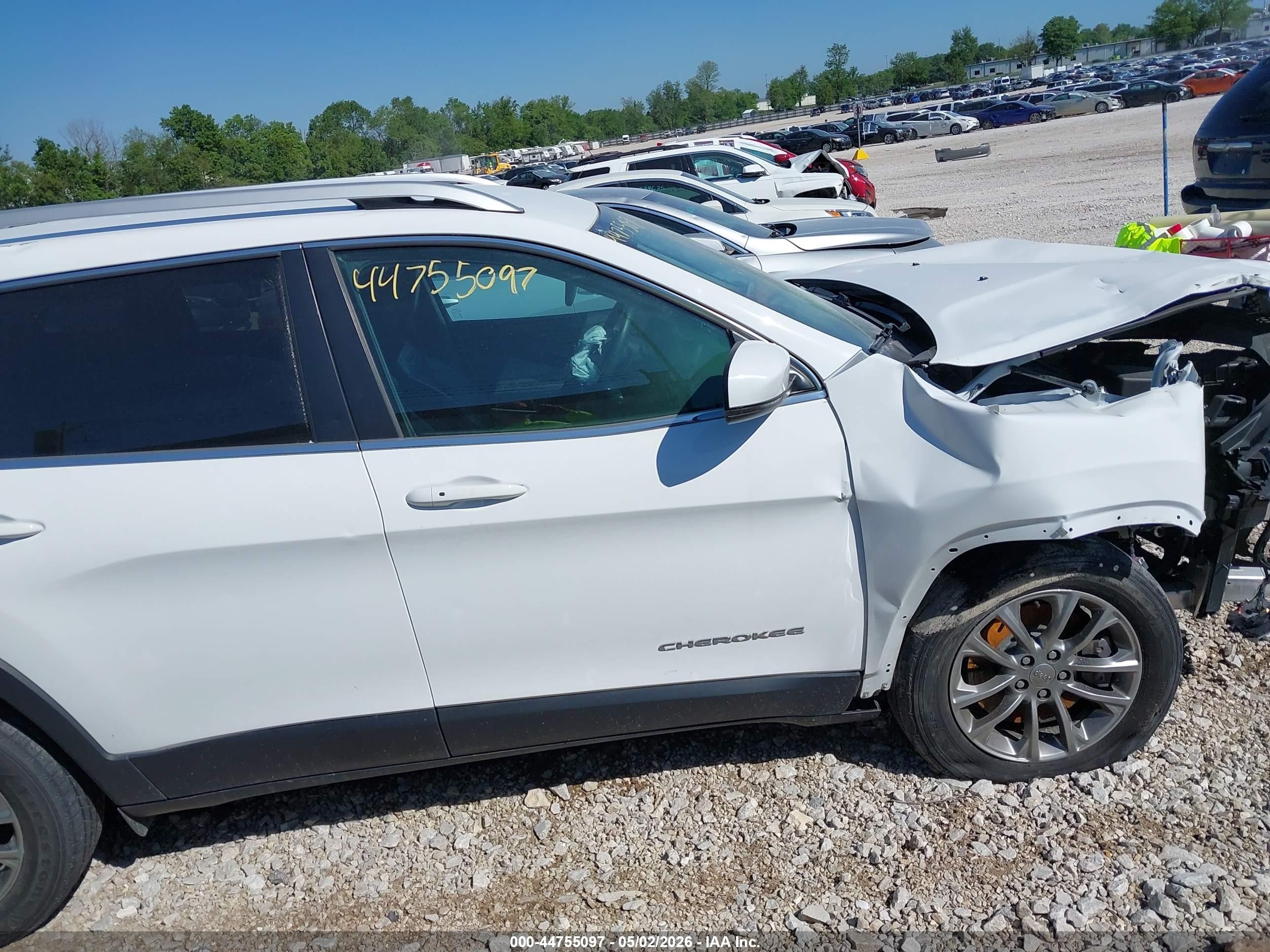 2020 Jeep Cherokee Latitude Plus Fwd White vin: 1C4PJLLB4LD503540