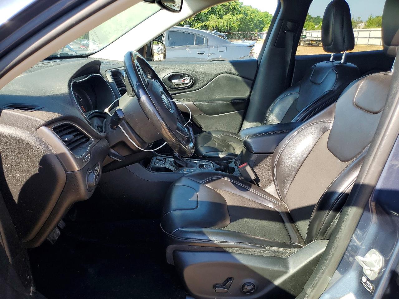 2021 Jeep Cherokee Latitude Plus Gray vin: 1C4PJLLB4MD134681
