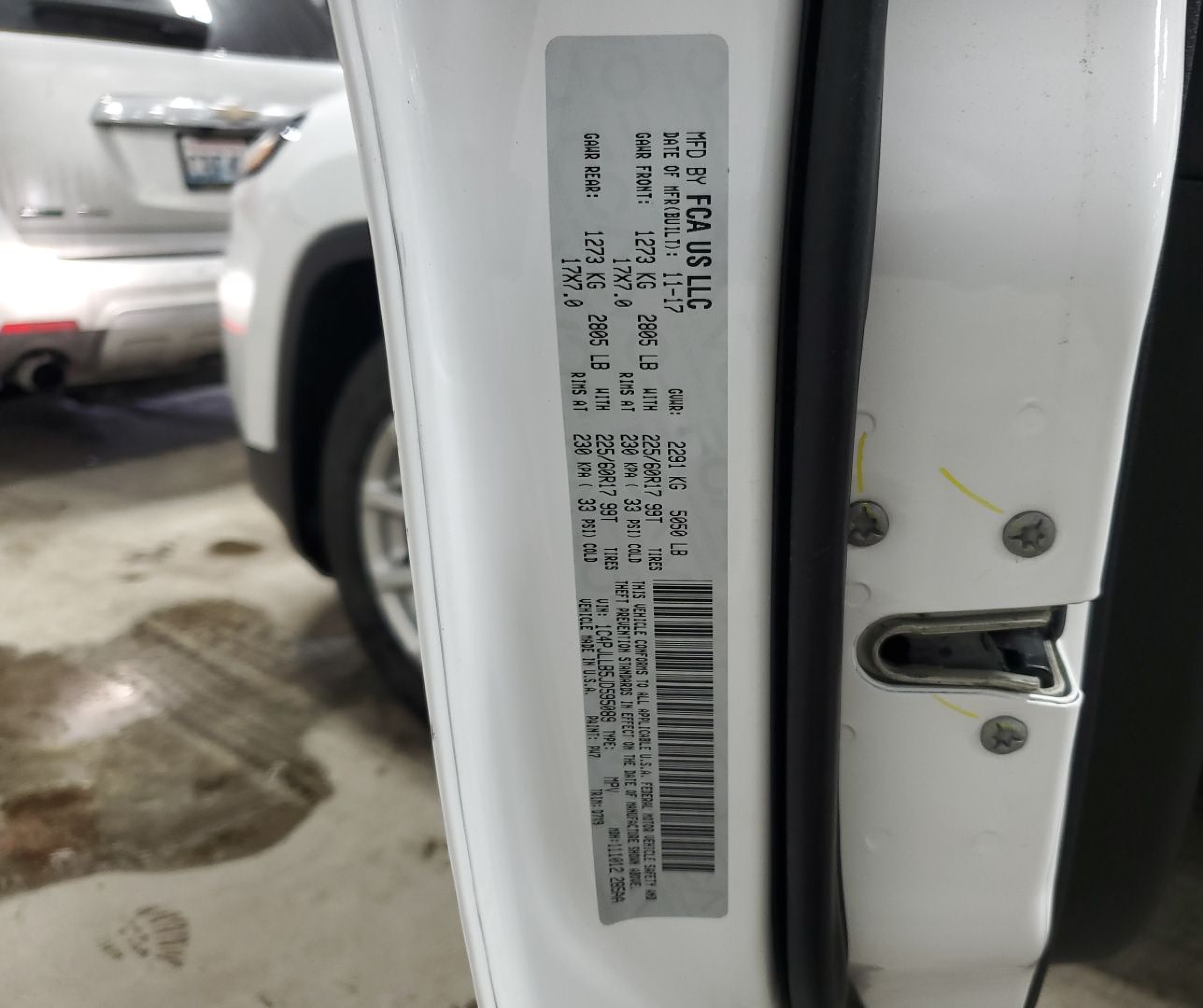 2018 Jeep Cherokee Latitude Plus vin: 1C4PJLLB5JD595089