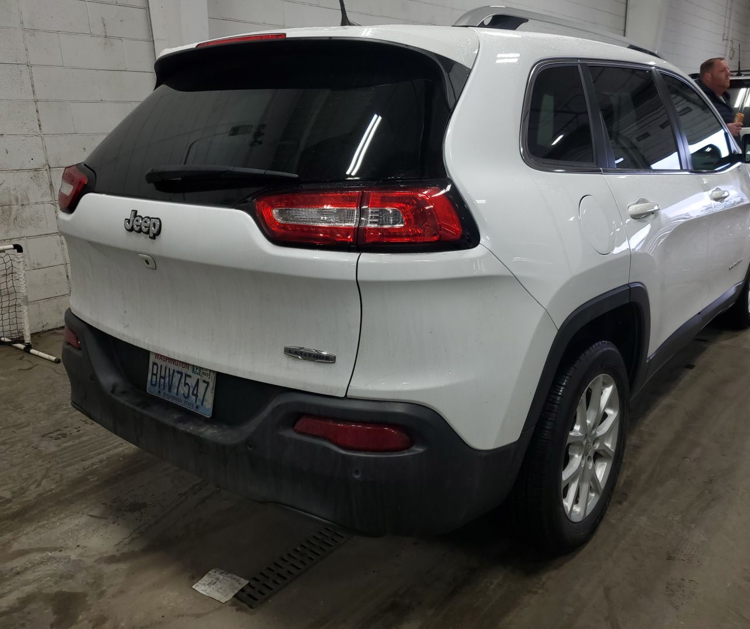 2018 Jeep Cherokee Latitude Plus vin: 1C4PJLLB5JD595089