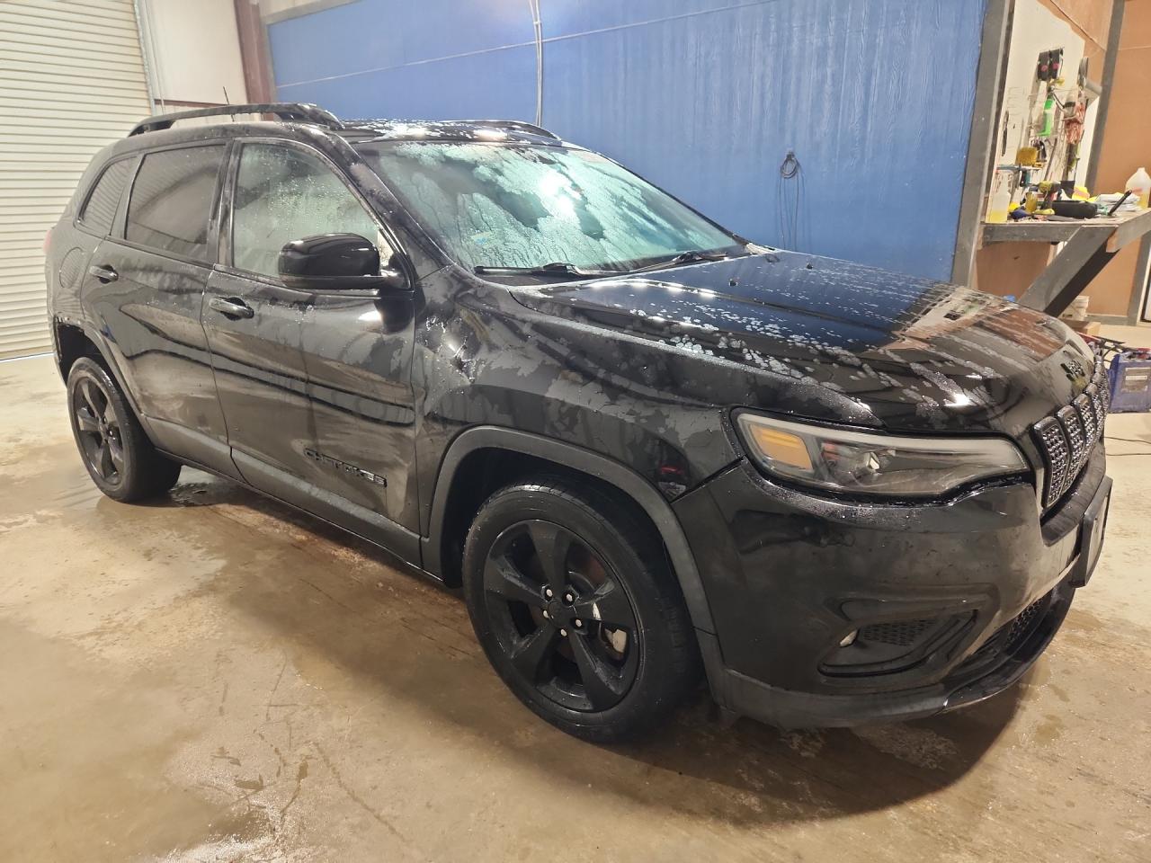 2019 Jeep Cherokee Latitude Plus Black vin: 1C4PJLLB5KD392592 Damage: Right Front Fender, Dent(S) W/ Paint Dmg, 2 To 3 Inches