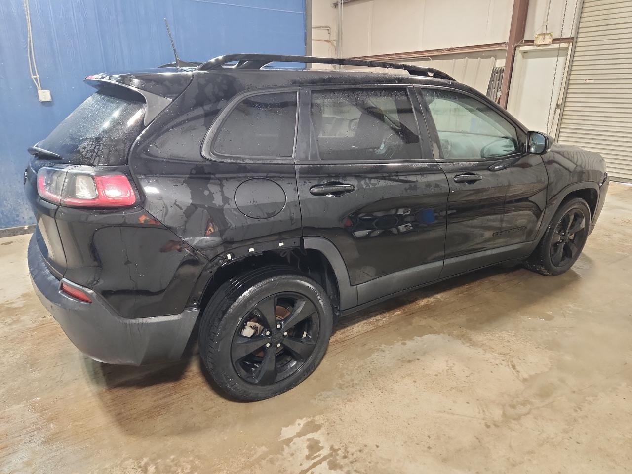 2019 Jeep Cherokee Latitude Plus Black vin: 1C4PJLLB5KD392592 Damage: Right Qtr Panel, Dent(S) W/ Paint Dmg, 7 To 8 Inches