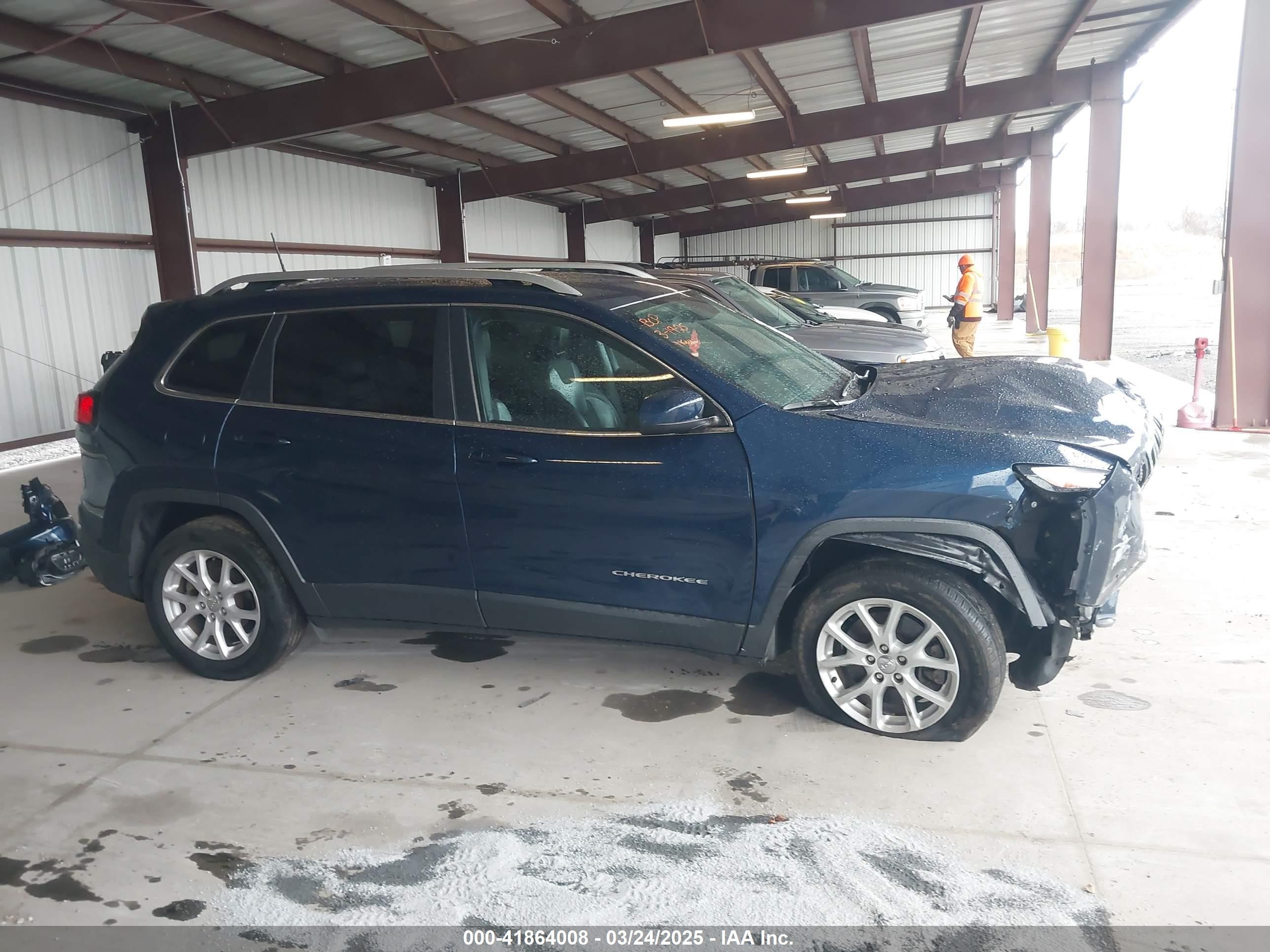 2018 Jeep Cherokee Latitude Plus Fwd Blue vin: 1C4PJLLB6JD587499