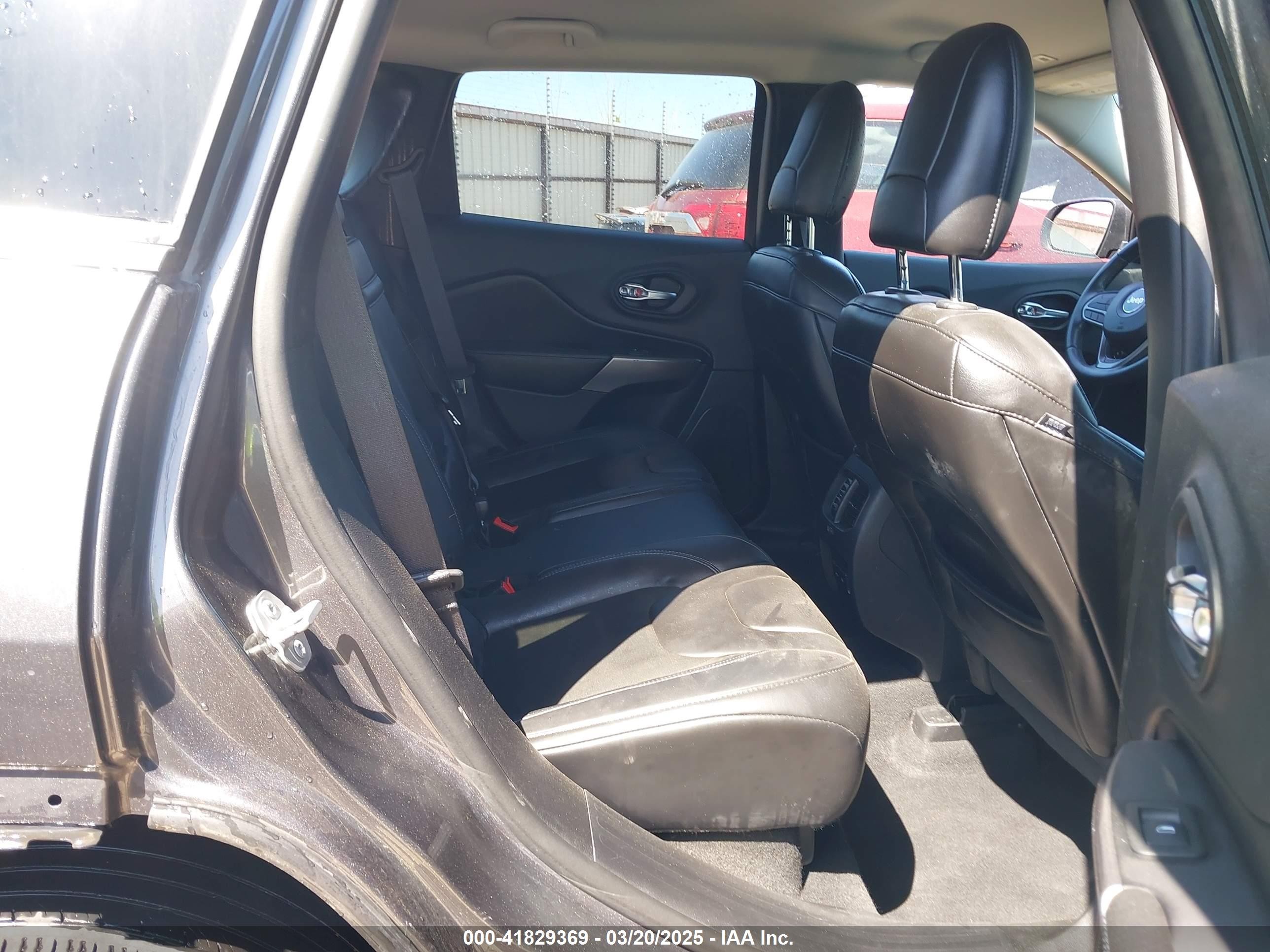 2019 Jeep Cherokee Latitude Plus Fwd Серый vin: 1C4PJLLB6KD396134