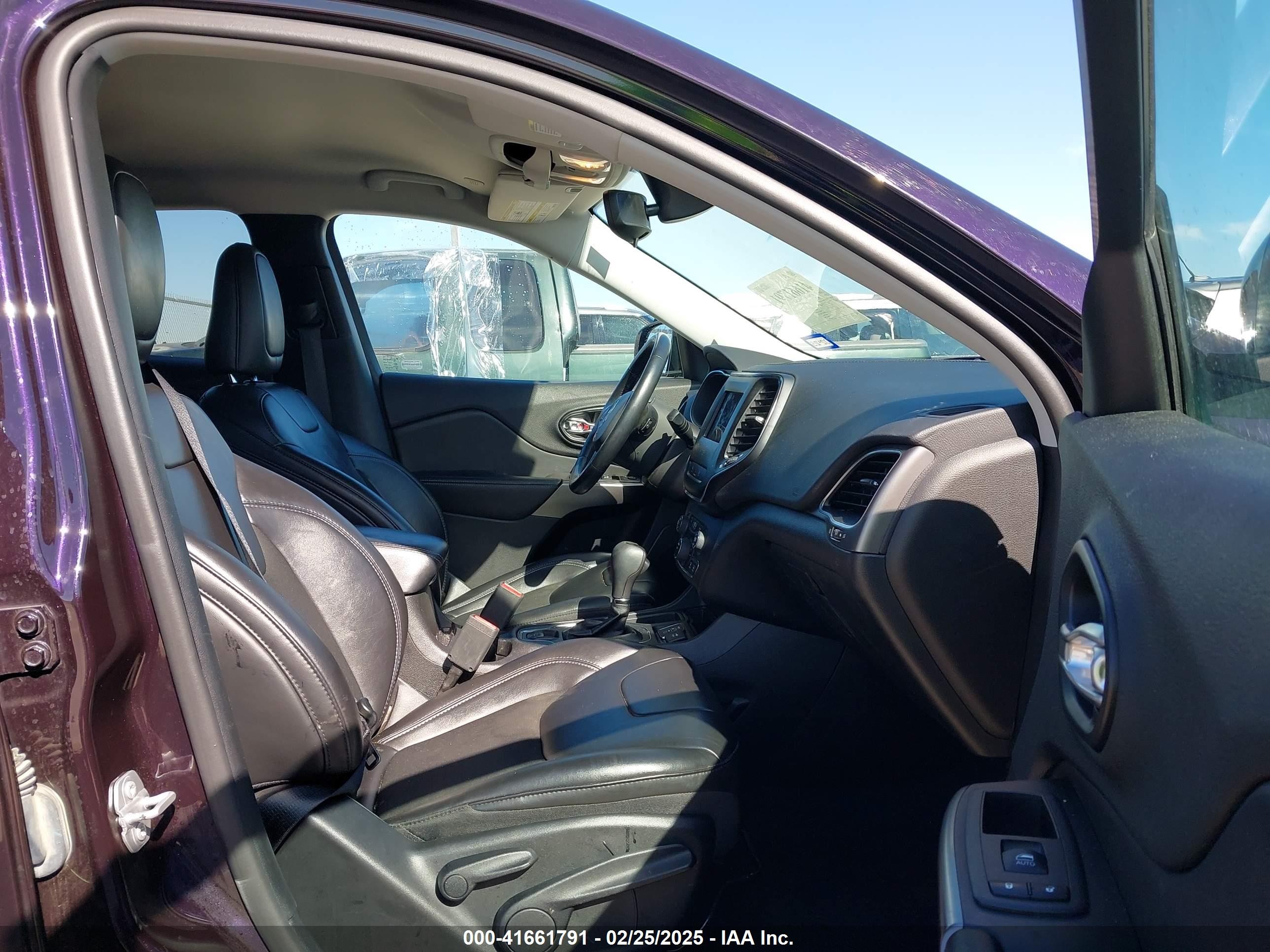 2021 Jeep Cherokee Latitude Plus Fwd Black vin: 1C4PJLLB6MD155810