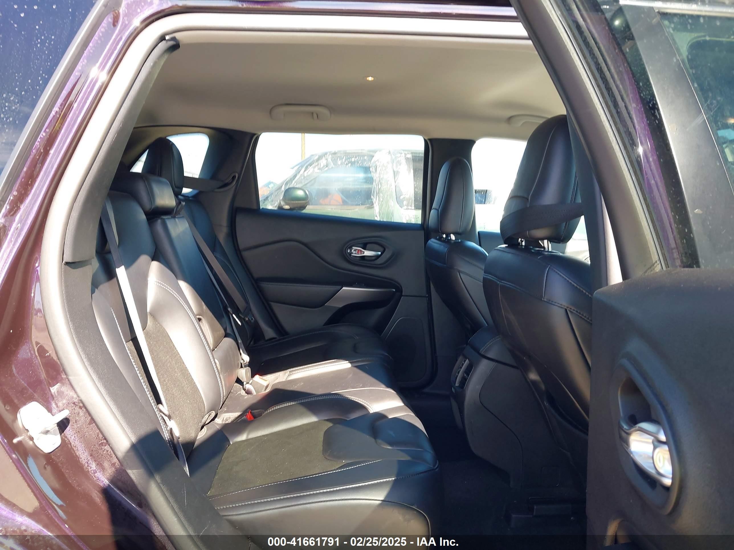 2021 Jeep Cherokee Latitude Plus Fwd Black vin: 1C4PJLLB6MD155810