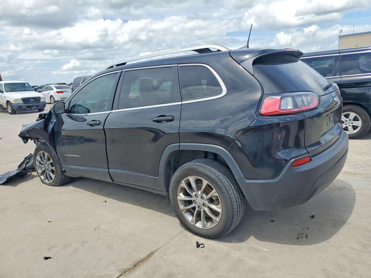 2019 Jeep Cherokee Latitude Plus Черный vin: 1C4PJLLB7KD151536