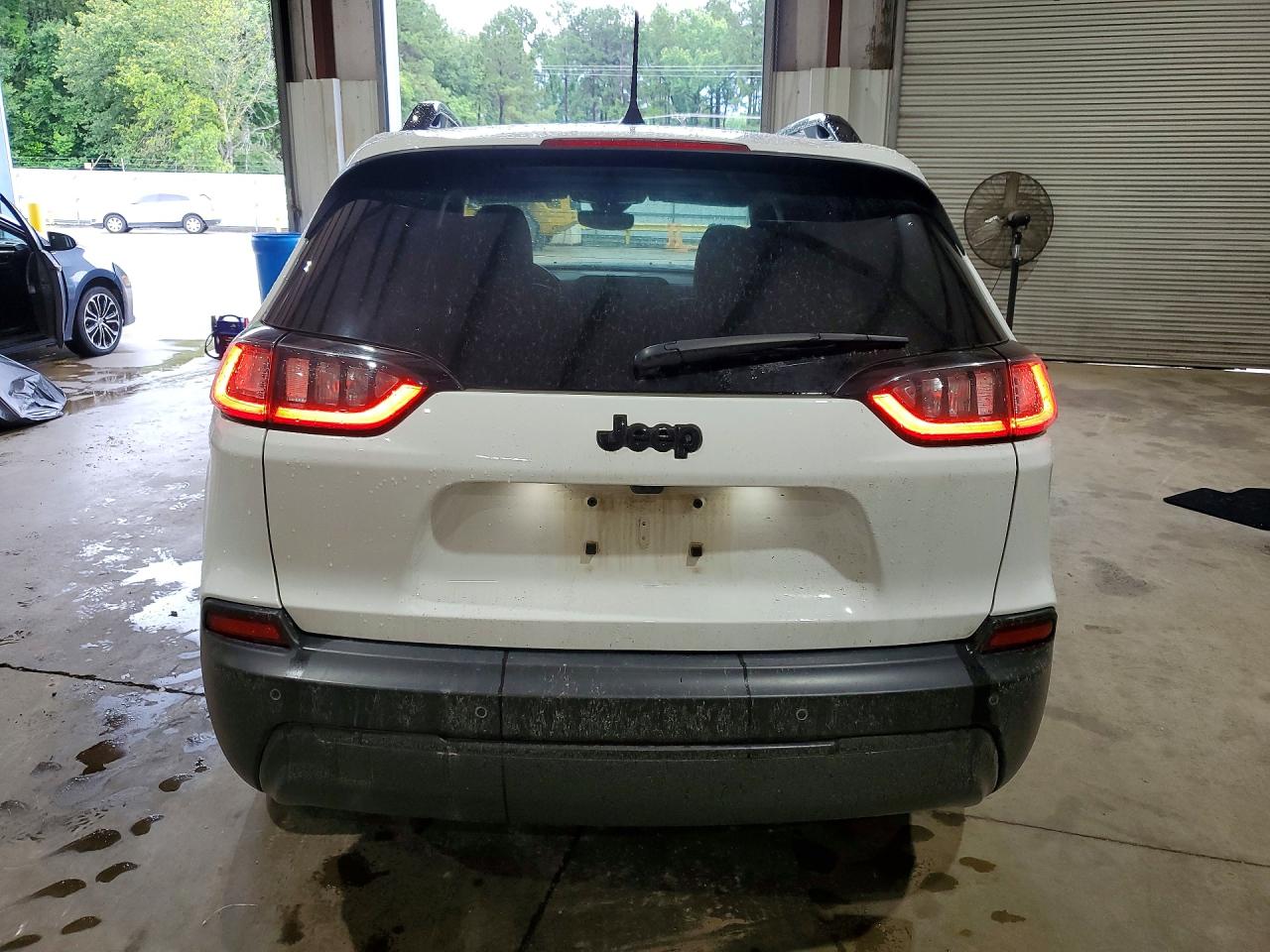 2021 Jeep Cherokee Latitude Plus White vin: 1C4PJLLB7MD144184
