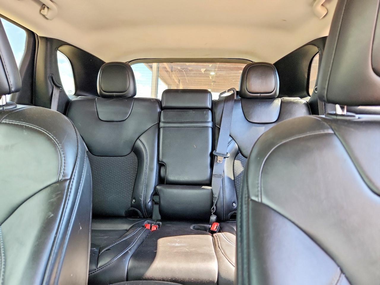 2019 Jeep Cherokee Latitude Plus Красный vin: 1C4PJLLB8KD175330