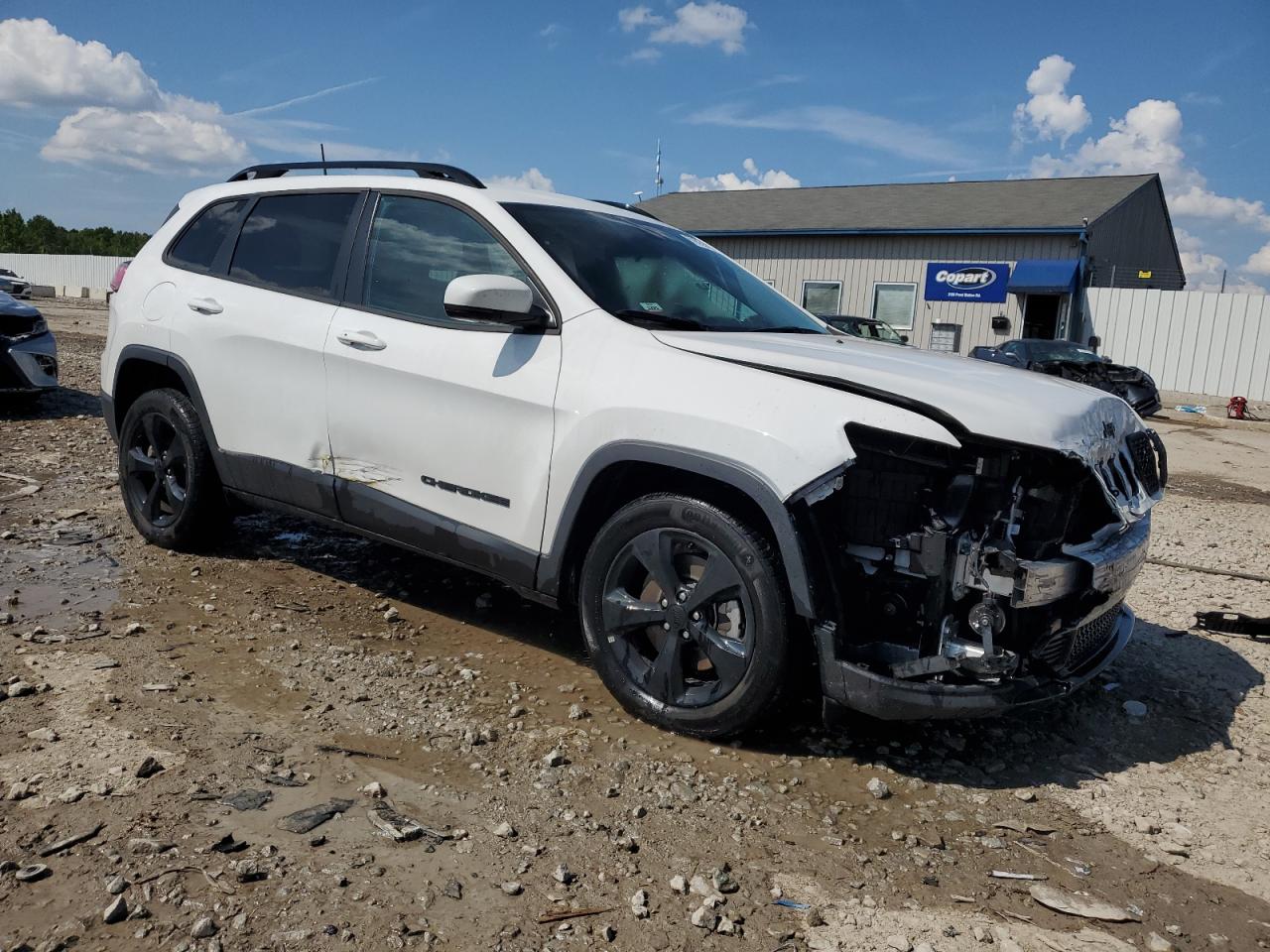 2019 Jeep Cherokee Latitude Plus   White vin: 1C4PJLLB8KD455622