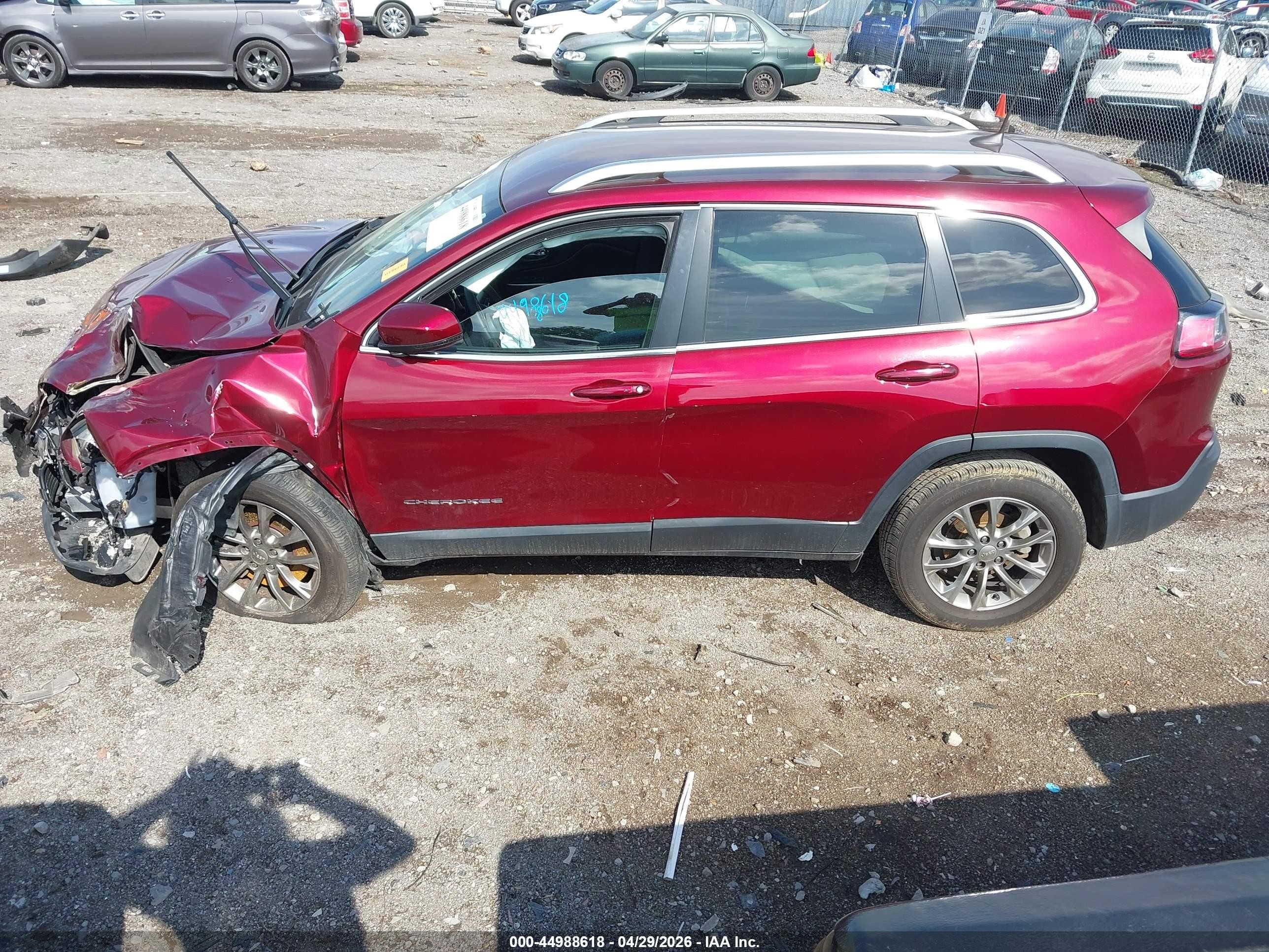 2020 Jeep Cherokee Latitude Plus Fwd Maroon vin: 1C4PJLLB8LD530515