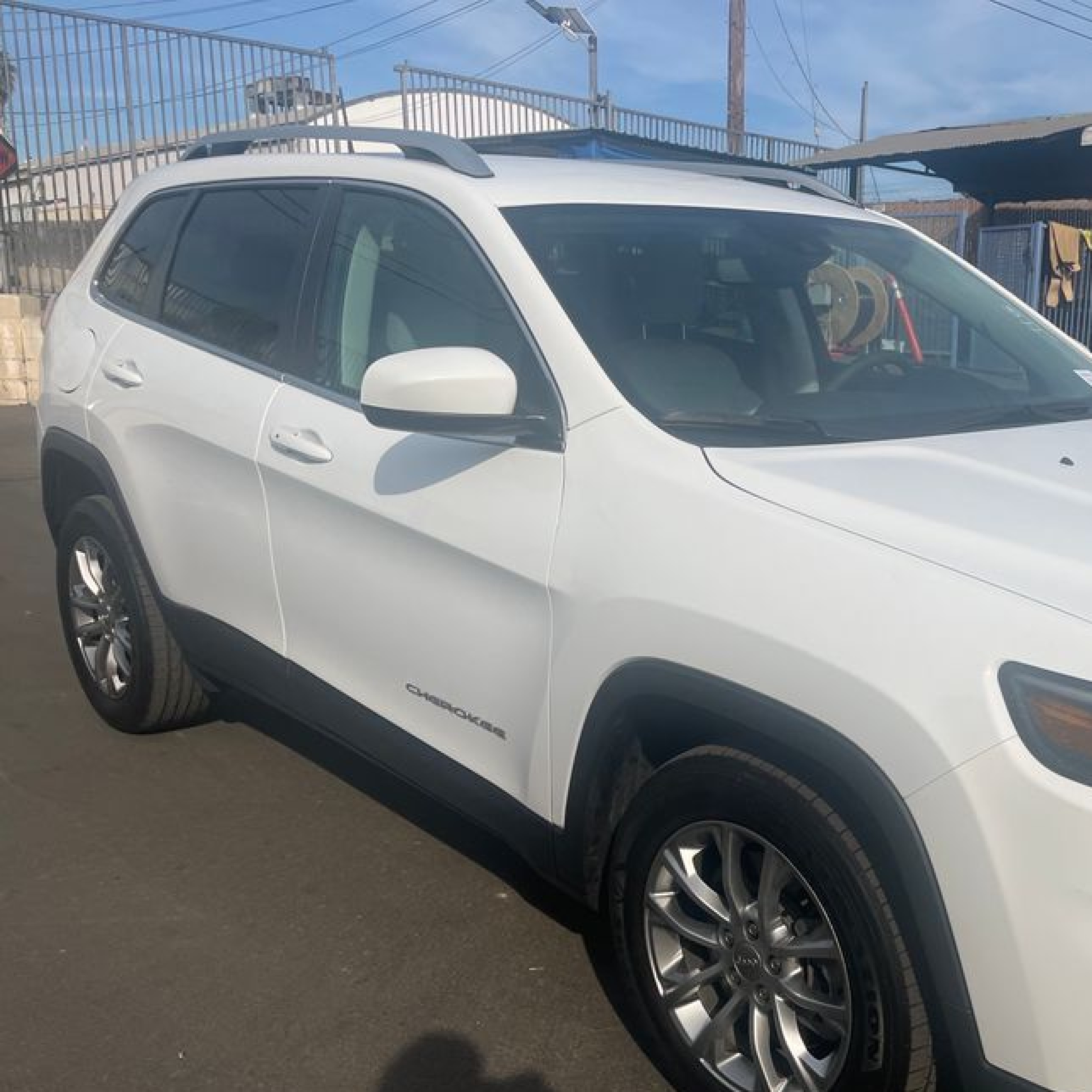 2021 Jeep Cherokee Latitude Plus vin: 1C4PJLLB8MD226893