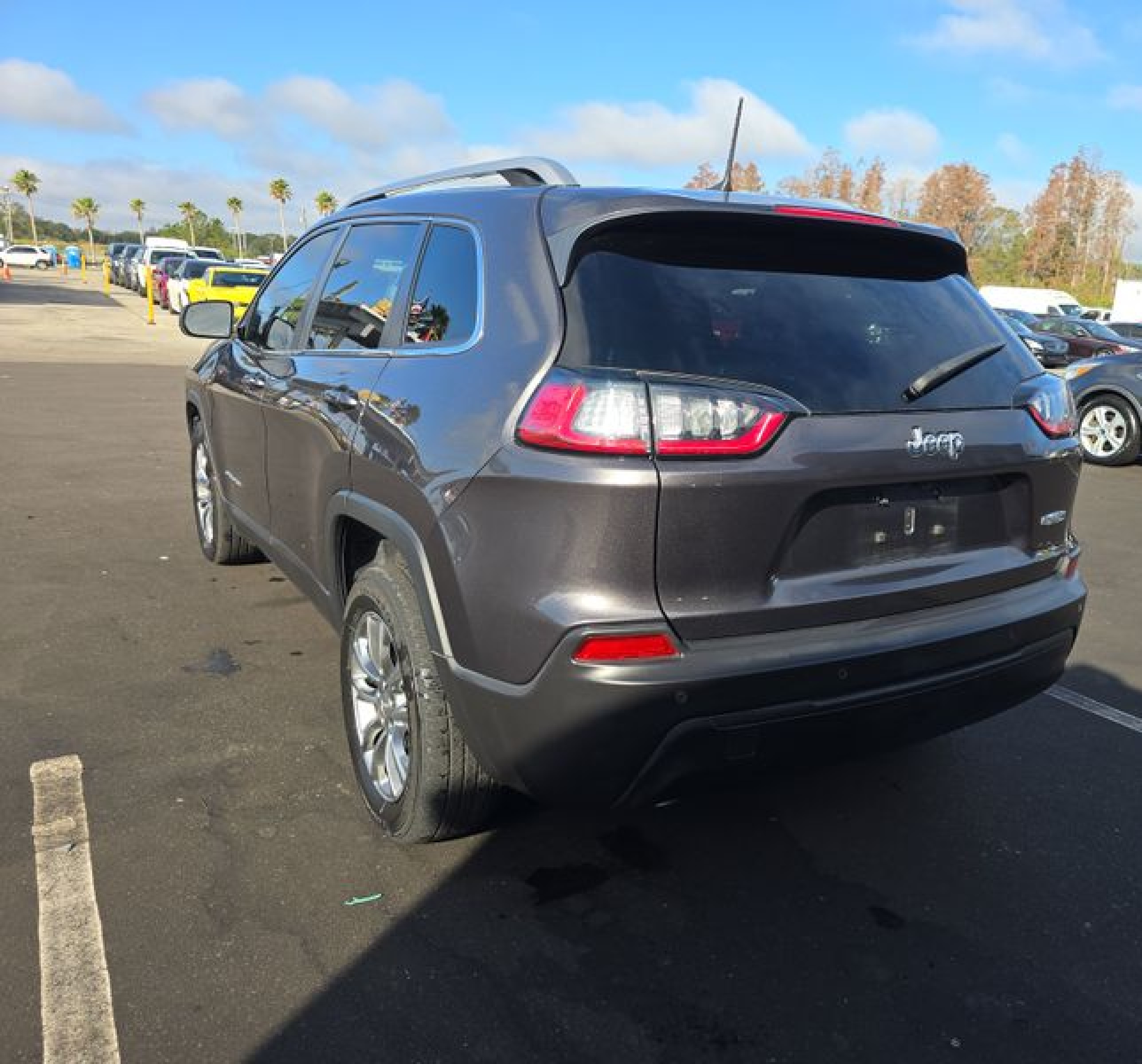 2021 Jeep Cherokee Latitude Plus Fwd vin: 1C4PJLLB9MD179647