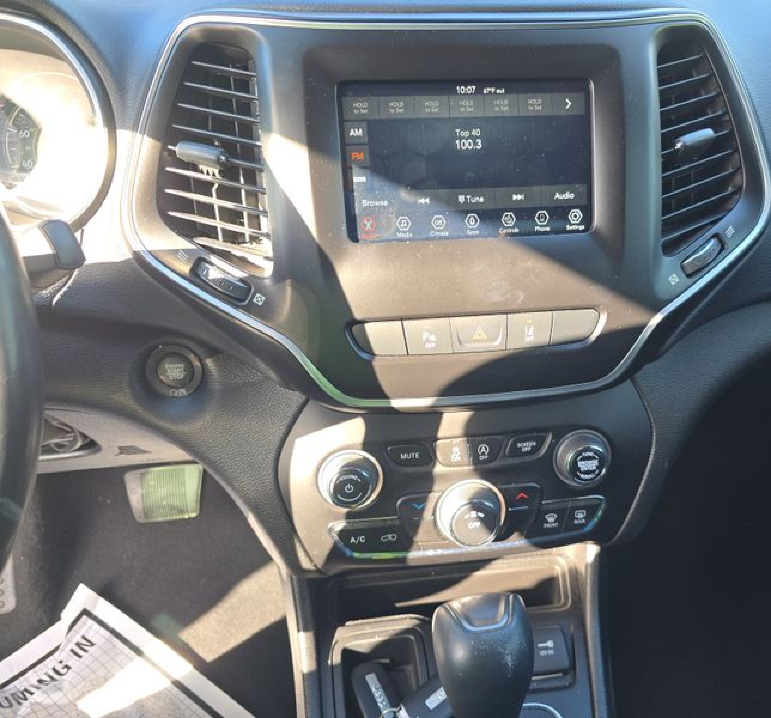 2021 Jeep Cherokee Latitude Plus Fwd vin: 1C4PJLLB9MD179647