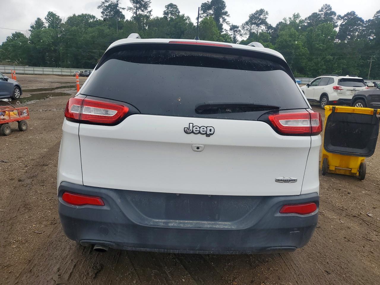 2018 Jeep Cherokee Latitude Plus Белый vin: 1C4PJLLBXJD534952