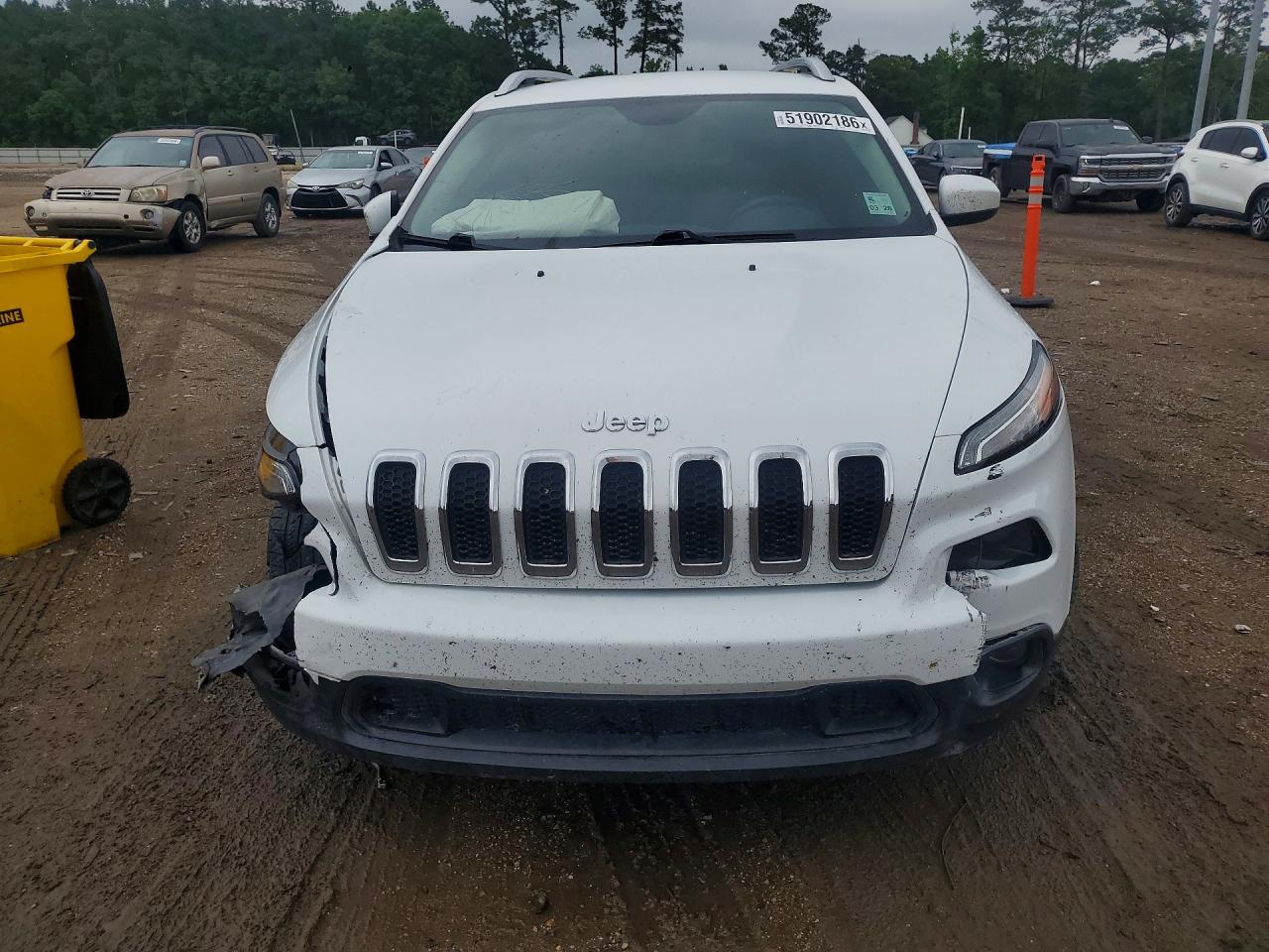 2018 Jeep Cherokee Latitude Plus Белый vin: 1C4PJLLBXJD534952