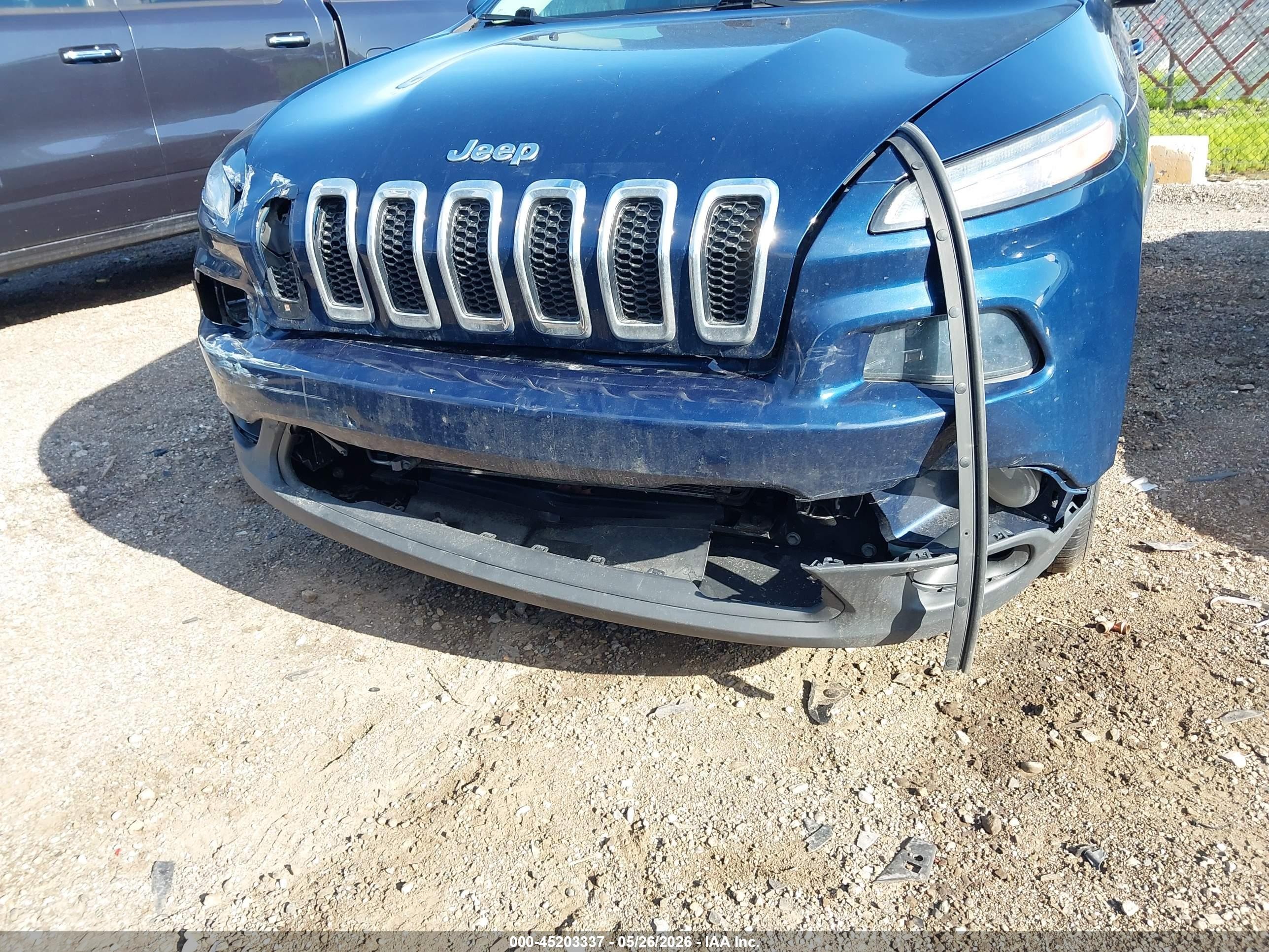 2018 Jeep Cherokee Latitude Plus Blue vin: 1C4PJLLBXJD607852