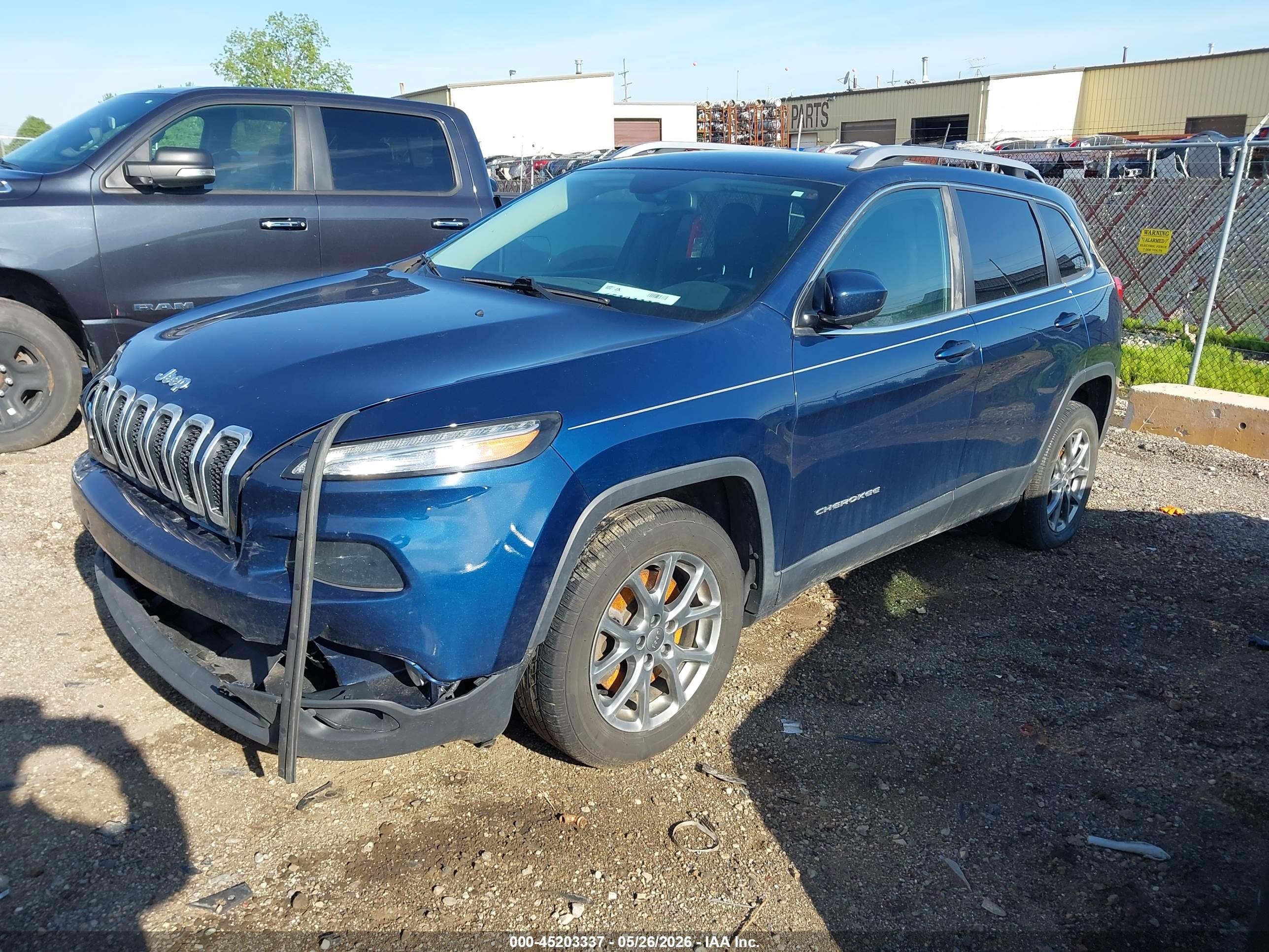 2018 Jeep Cherokee Latitude Plus Blue vin: 1C4PJLLBXJD607852