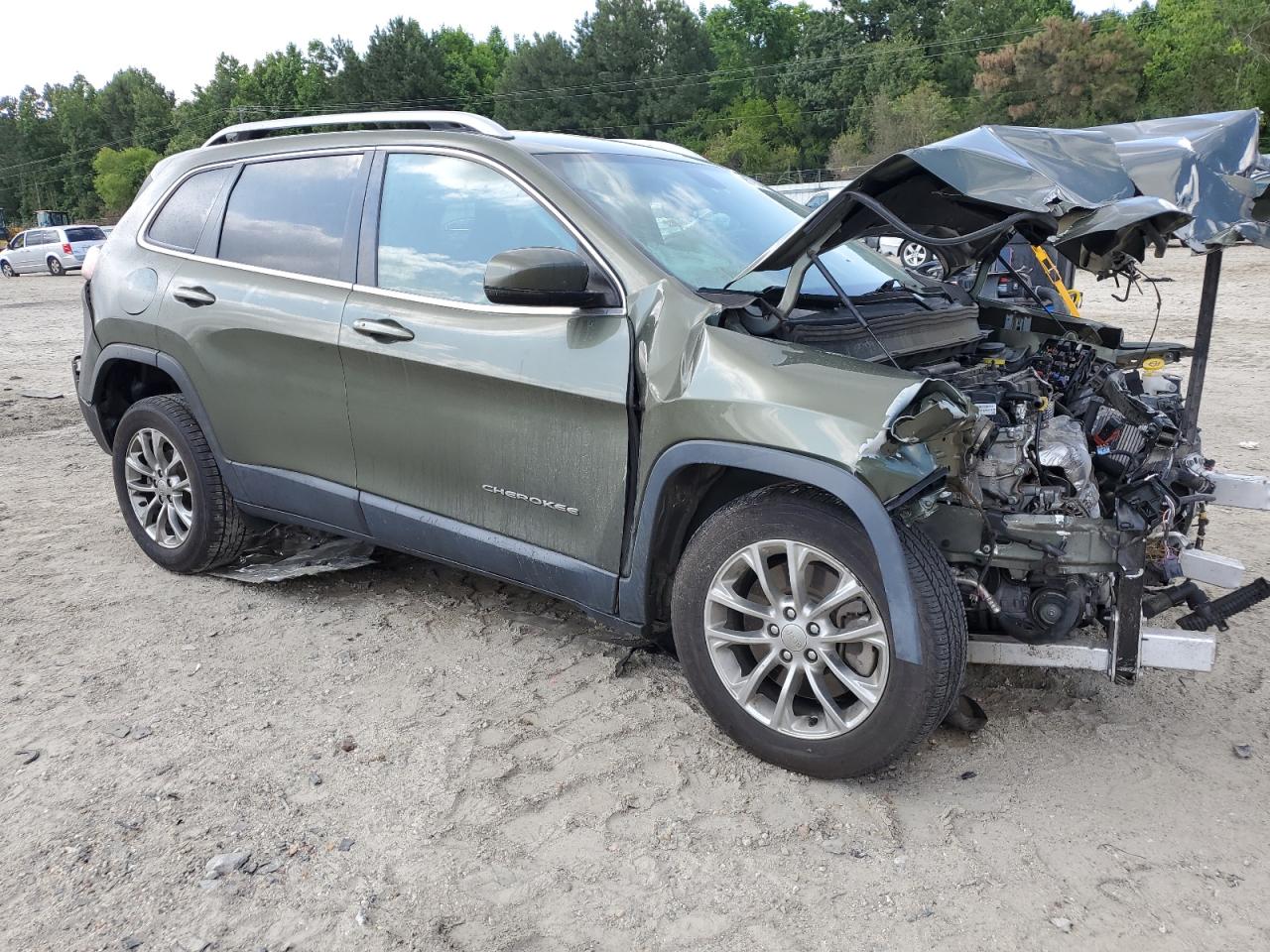 2019 Jeep Cherokee Latitude Plus Зеленый vin: 1C4PJLLBXKD215651