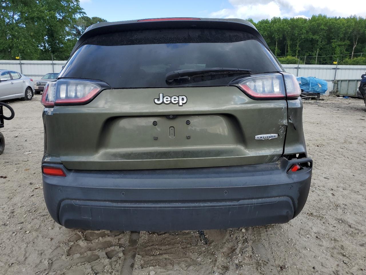2019 Jeep Cherokee Latitude Plus Зеленый vin: 1C4PJLLBXKD215651