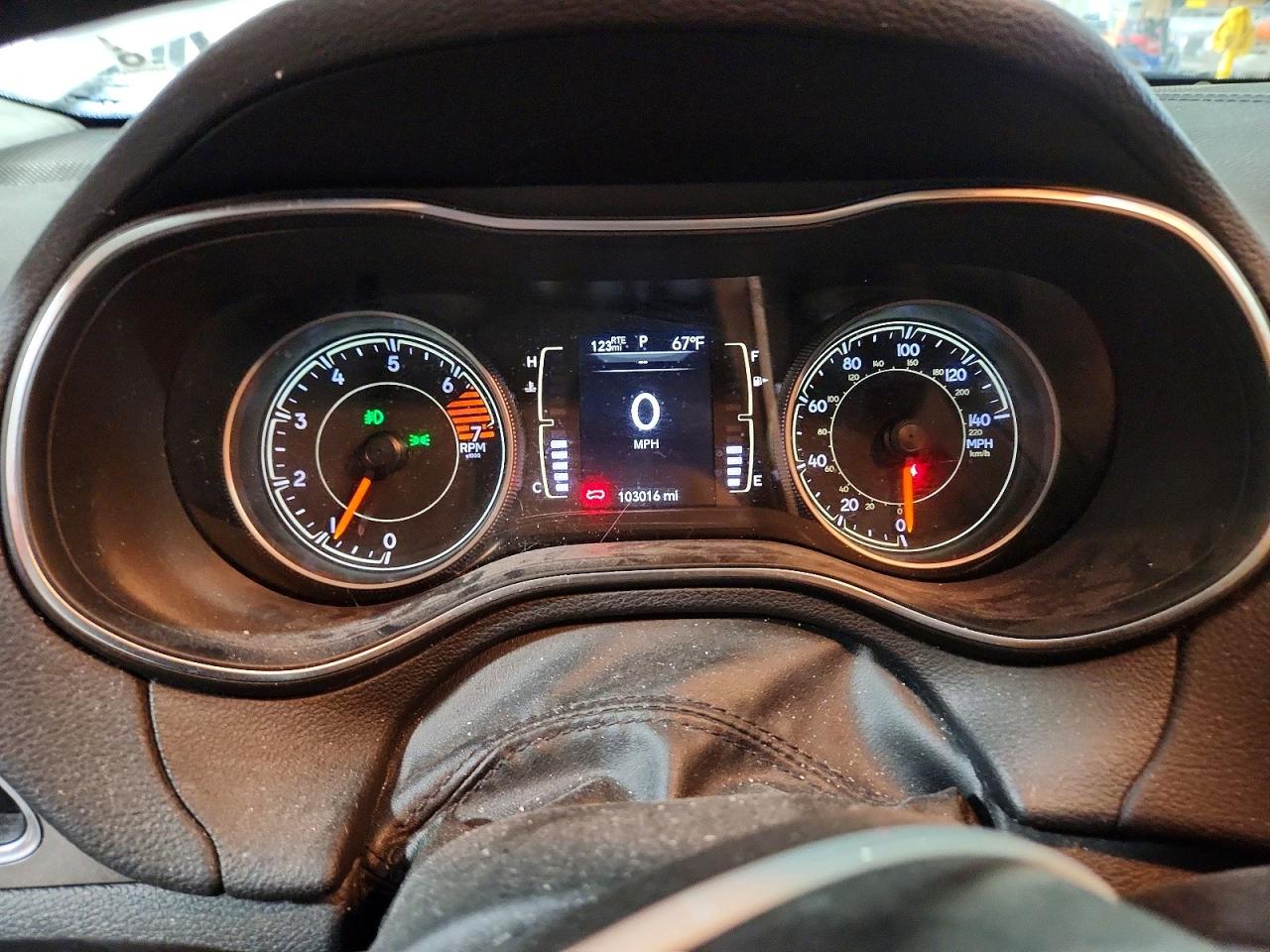 2019 Jeep Cherokee Latitude Plus Белый vin: 1C4PJLLBXKD232854