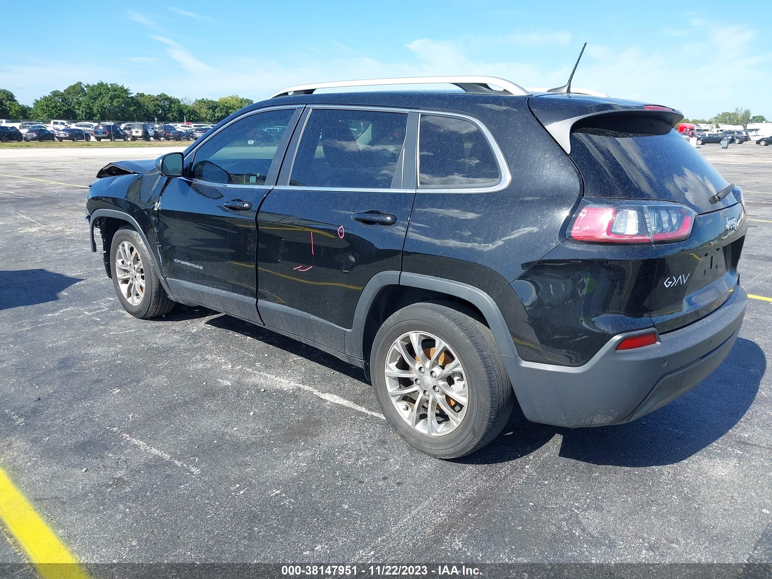 2019 Jeep Cherokee Latitude Plus Fwd Black vin: 1C4PJLLBXKD301154