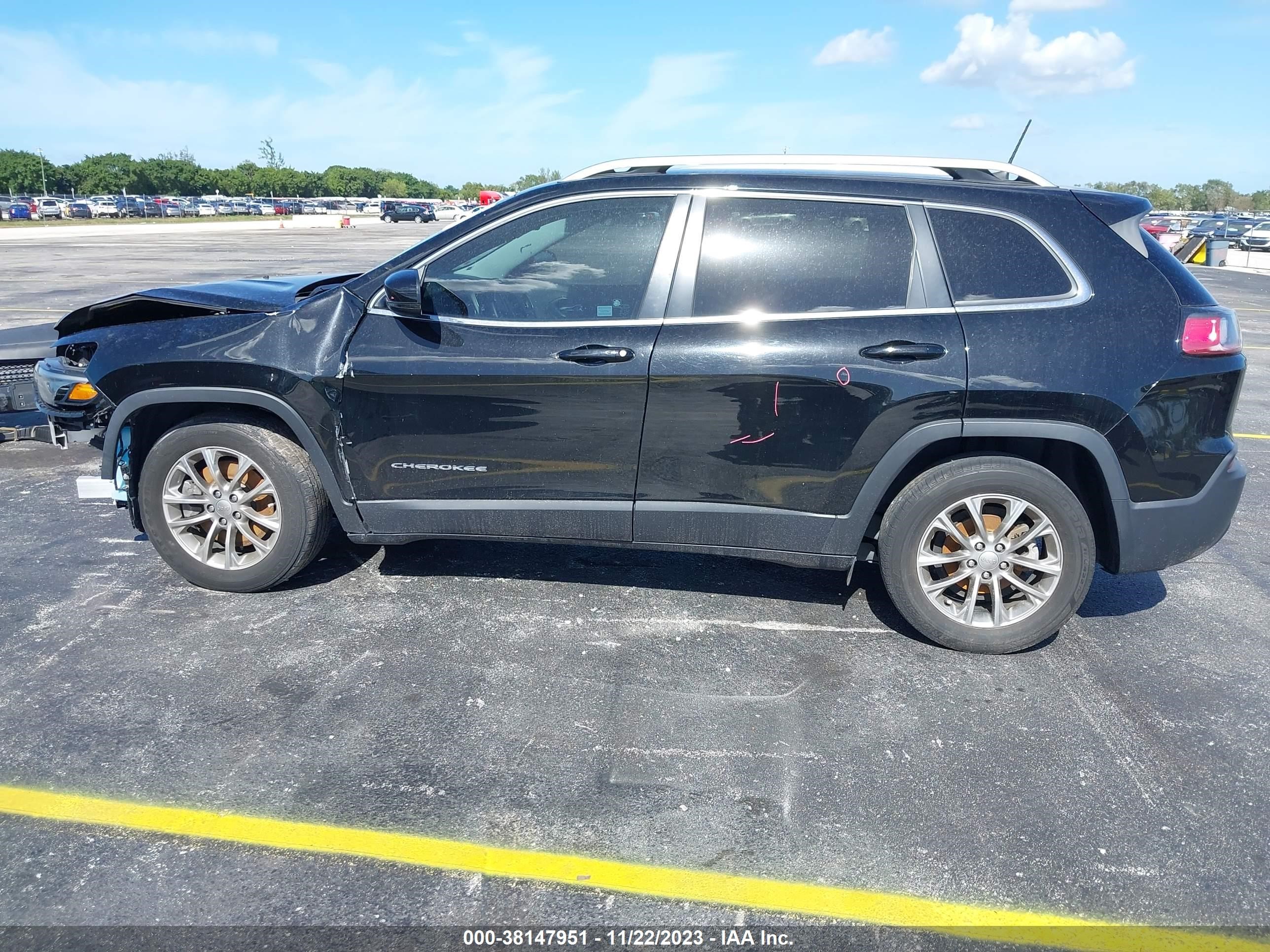 2019 Jeep Cherokee Latitude Plus Fwd Black vin: 1C4PJLLBXKD301154