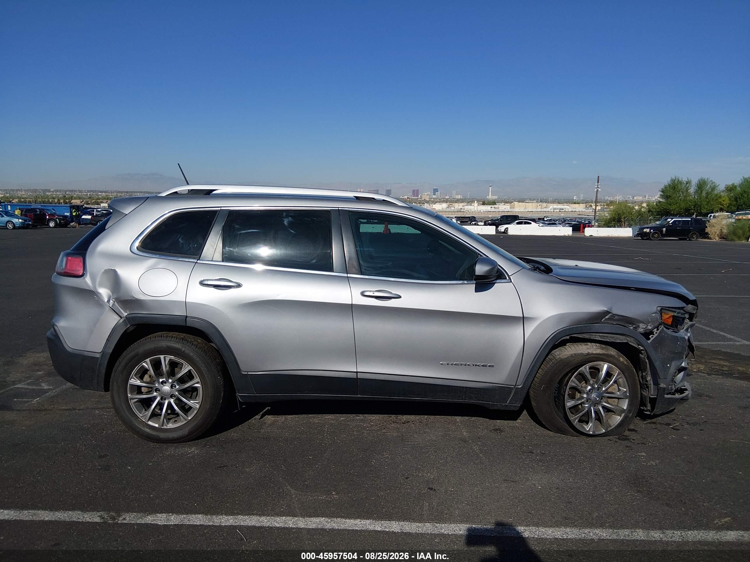 2019 Jeep Cherokee Latitude Plus Fwd Gray vin: 1C4PJLLBXKD479095